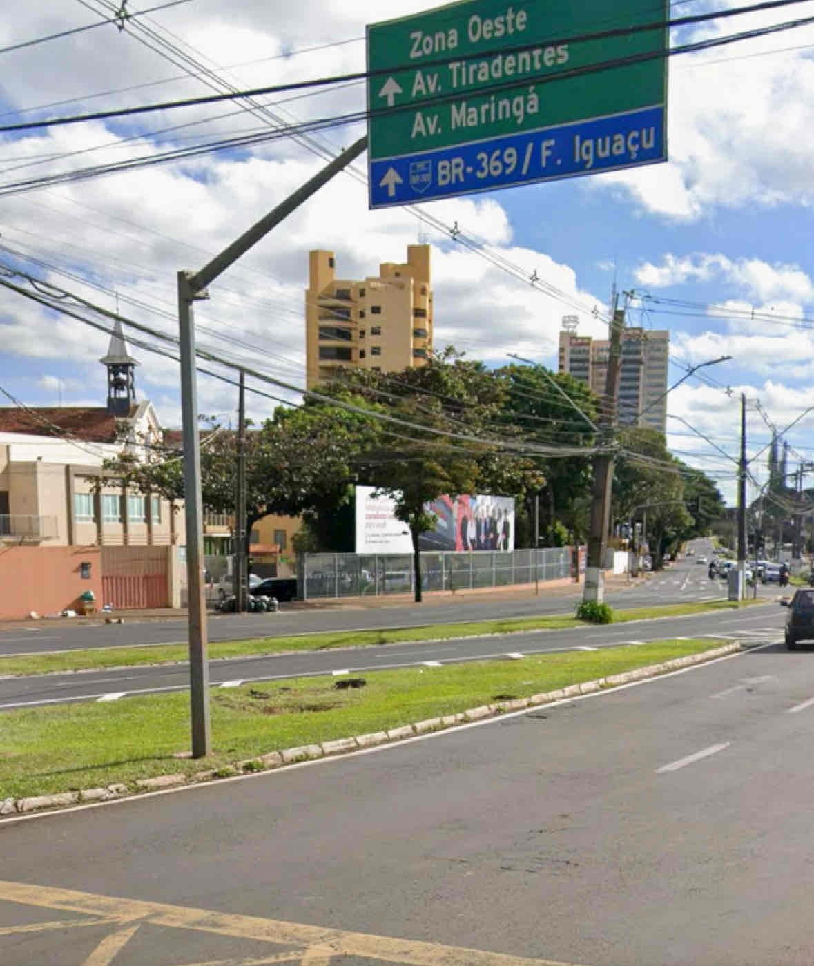 Atenção investidores!Terreno comercial à venda, de esquina, 420m² total, próximo a avenida Tiradentes e avenida JK - Jardim Agari, Londrina, PR