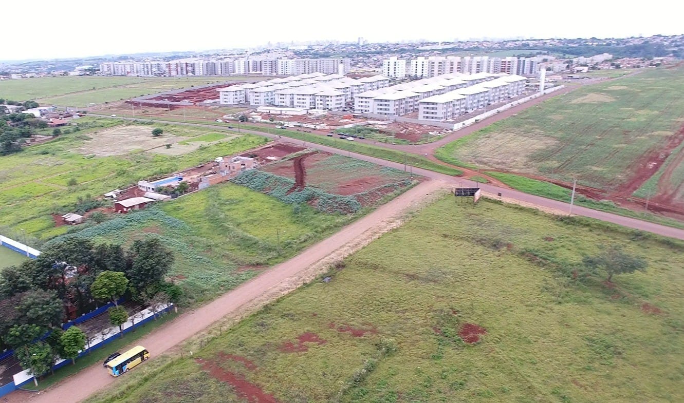 Chácara à Venda 4952m², Dom Pedro I, 50m da Av. Saul Elkind-  Londrina, PR