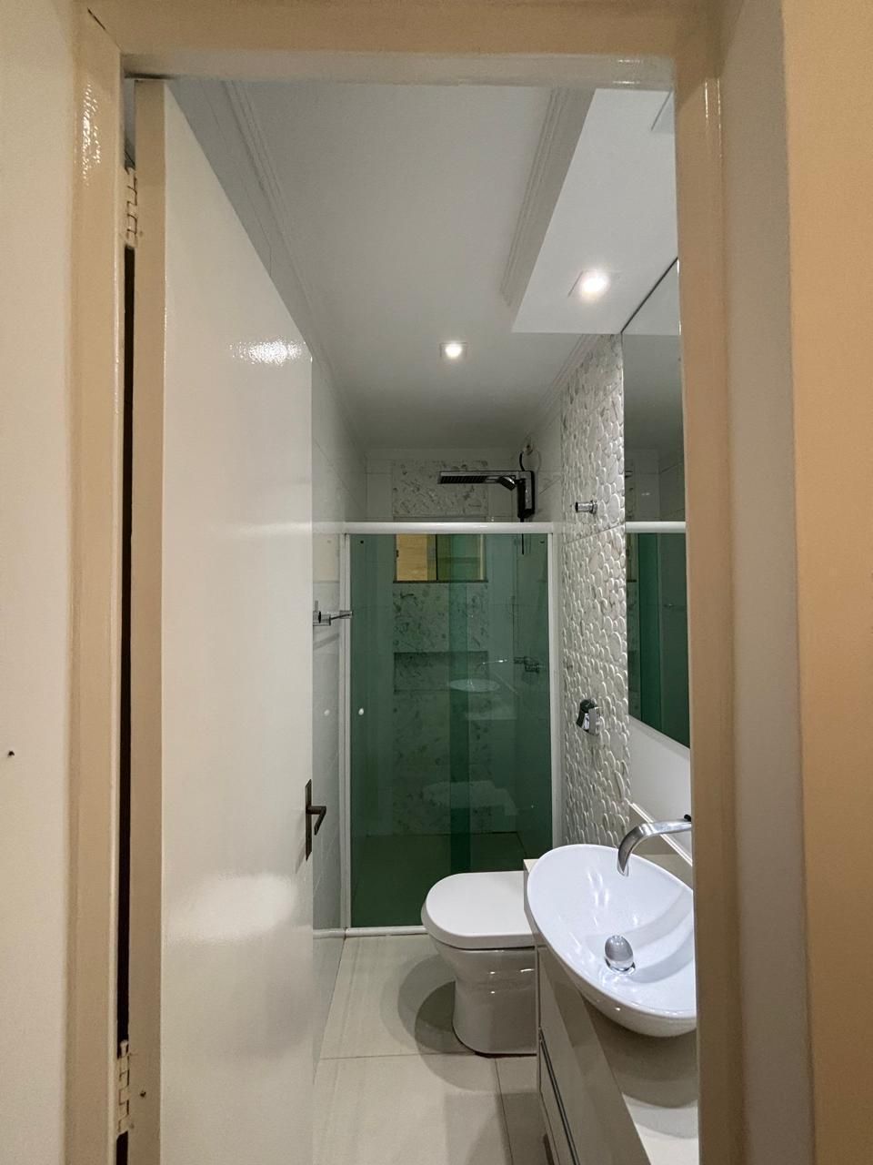 Casa à venda, 2 quatos, um closet, 2 vagas, 112M²,  Condomínio Sabará 1, Londrina-PR