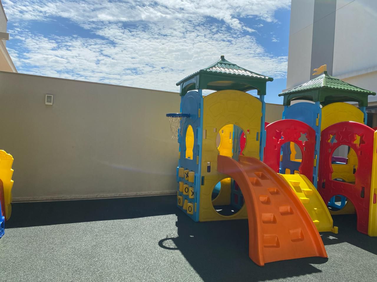 Apartamento à venda, Edifício Grand Palais,  216m² úteis, 3 suítes, sacada c/ skinglas, elevador privativo, 3 vagas , andar alto -Gleba Palhano- 