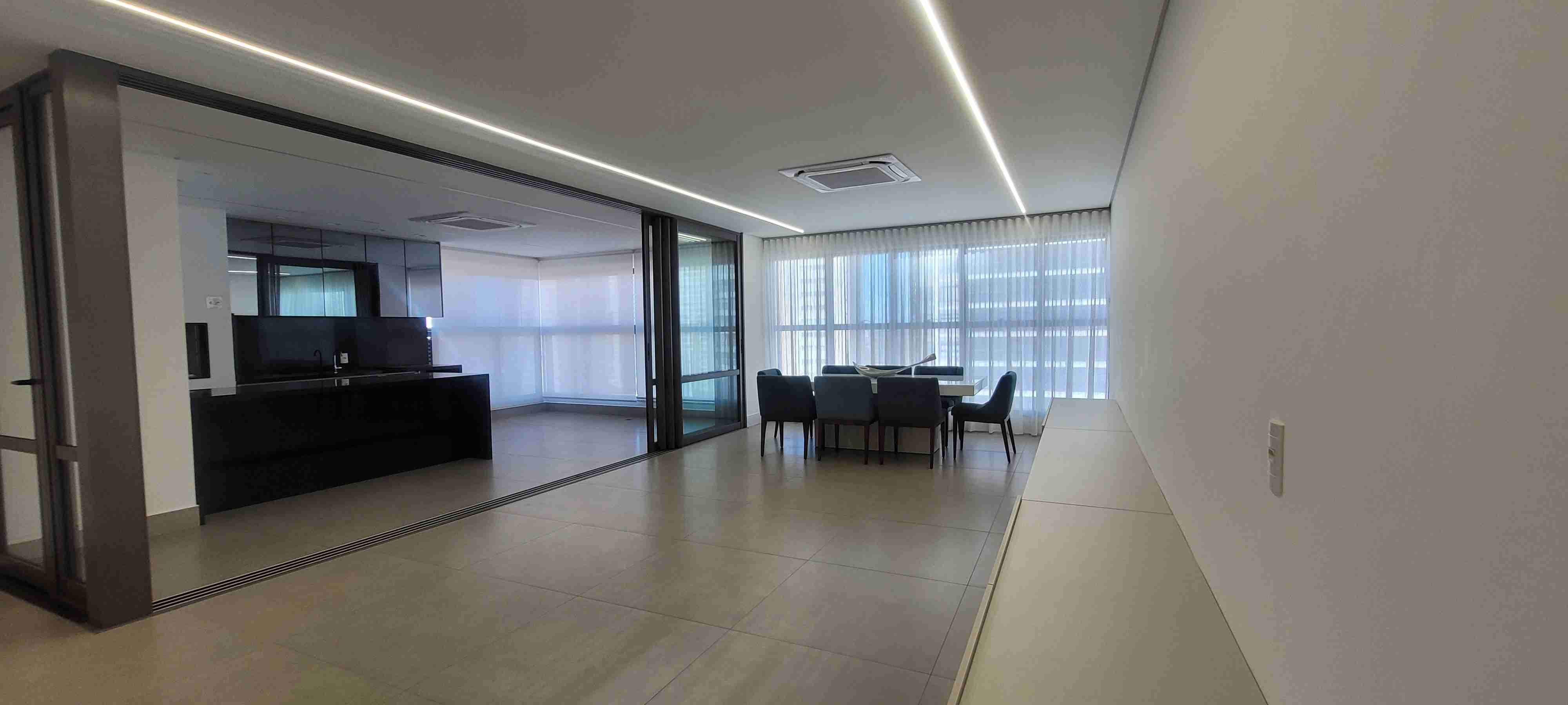 Apartamento para locação no Edifício Epic, 3 Suites, andar alto, Semi mobiliado , 2 vagas- Gleba Palhano-PR
