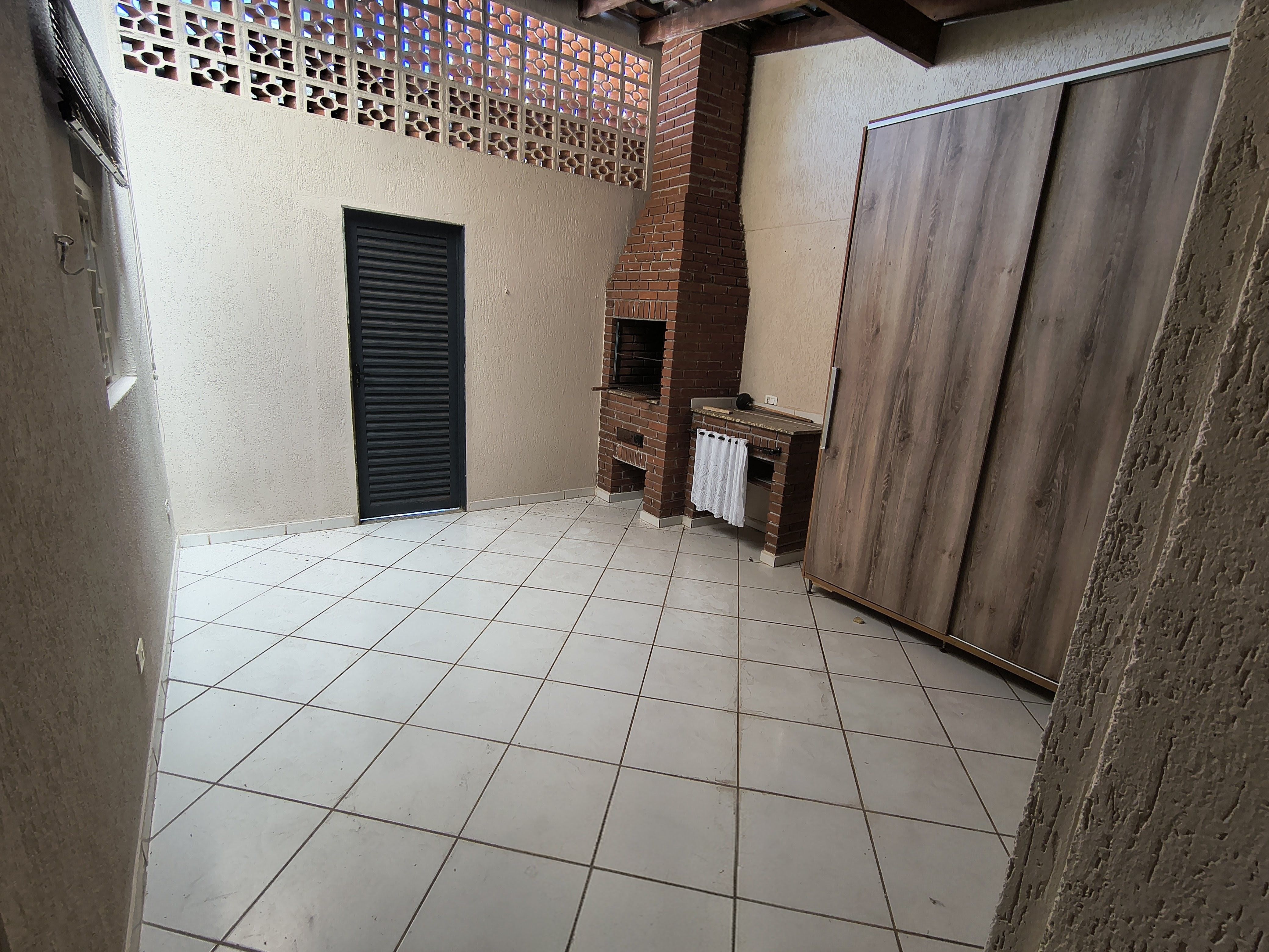 Casa à venda, 3 quartos 1 suíte, 3 vagas, 107M² úiteis, área gourmet, Planejados na suíte,Parque Jamaica, Londrina-PR