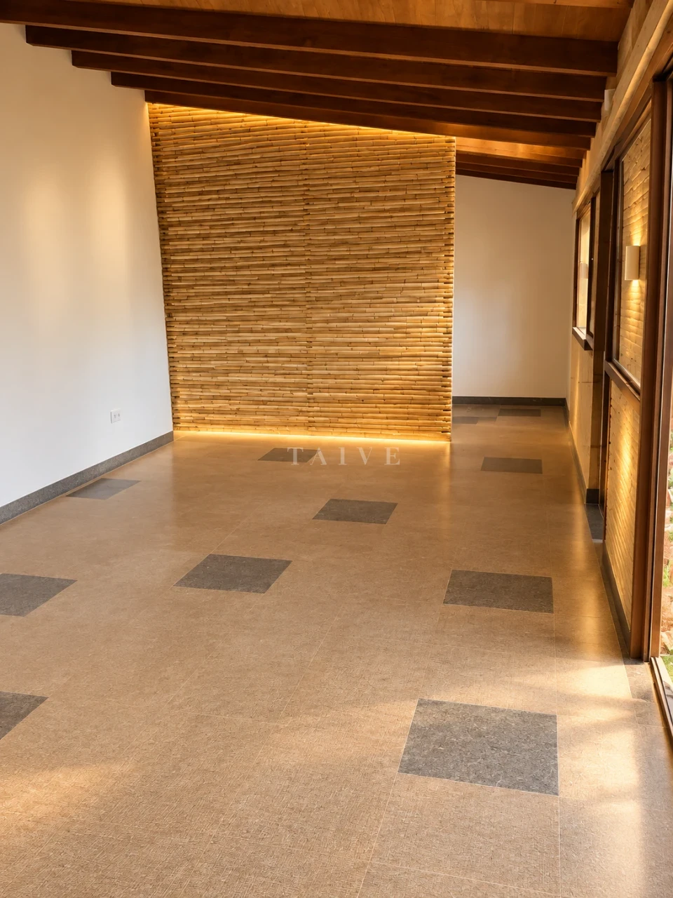 Imagens do imóveis Sala comercial de 741 m² para alugar na Avenida Tiradentes, Londrina/PR.