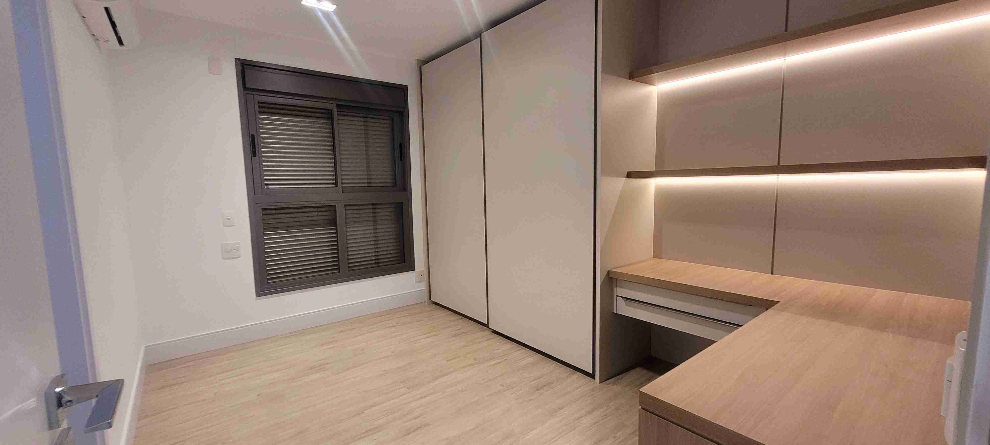 Apartamento para locação no Edifício Epic, 3 Suites, andar alto, Semi mobiliado , 2 vagas- Gleba Palhano-PR