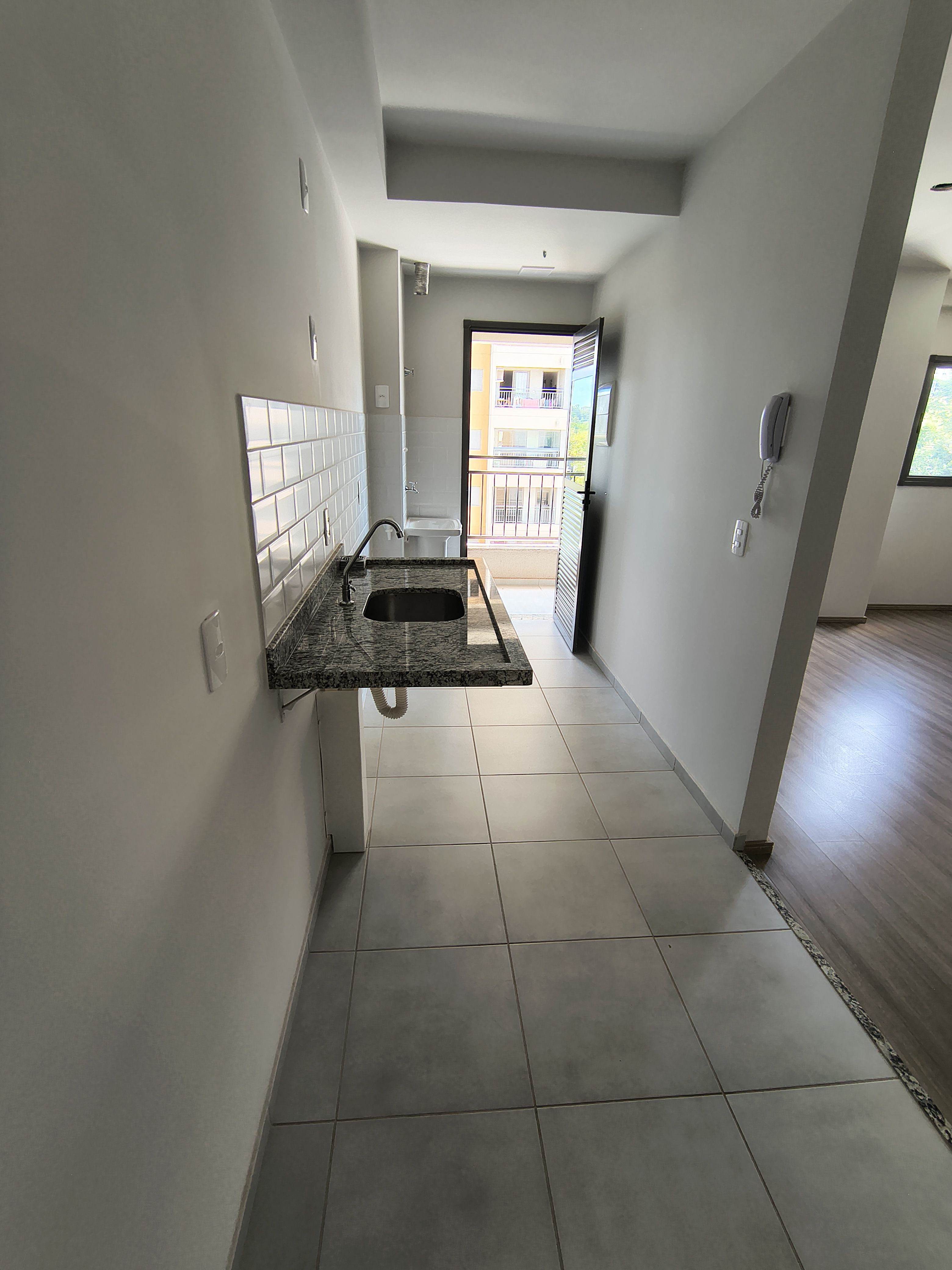 Apartamento à venda, Edifício carmel, 64M² úteis, 2 sendo 1 suíte, Sala estendida, Gleba Palhano,  Londrina - Pr