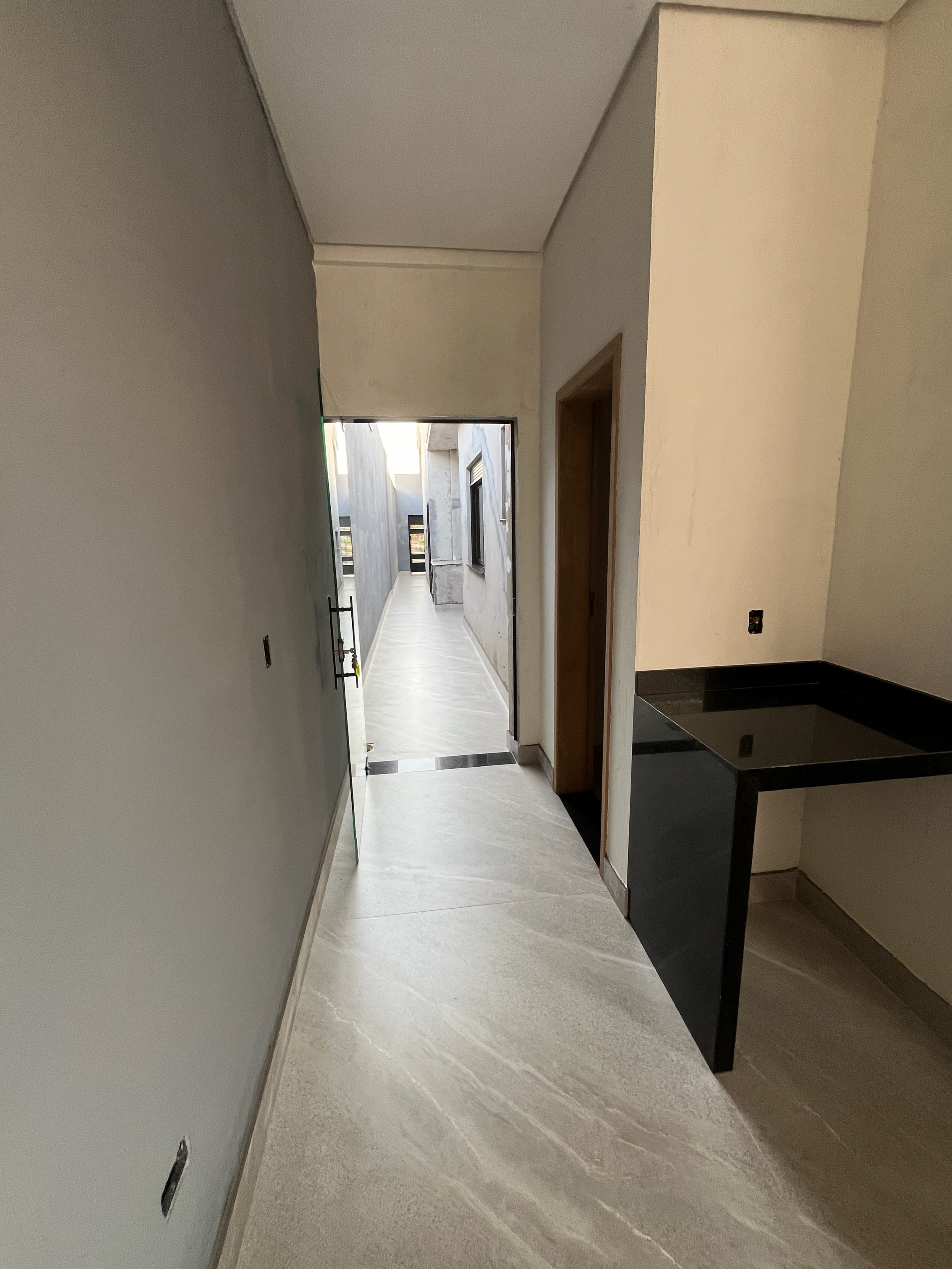 Casa  alto padrão,  à Venda, 140m², 3 dormitórios, 1 suíte próximo ao Aeroporto - Dom Pedro, Londrina, PR