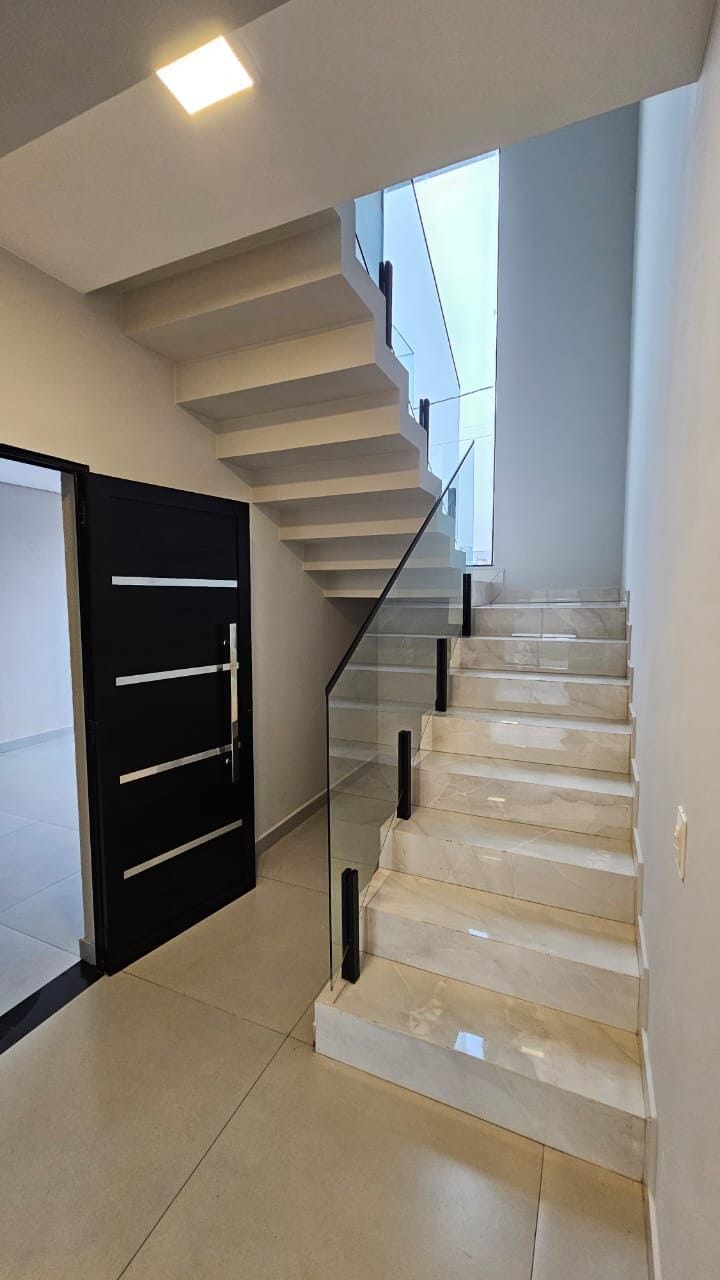 Casa à venda, condomínio Morada das Flores, 129m² úteis,  3 quartos sendo 1 suíte, 2 vagas- recém construída - Cambé - PR