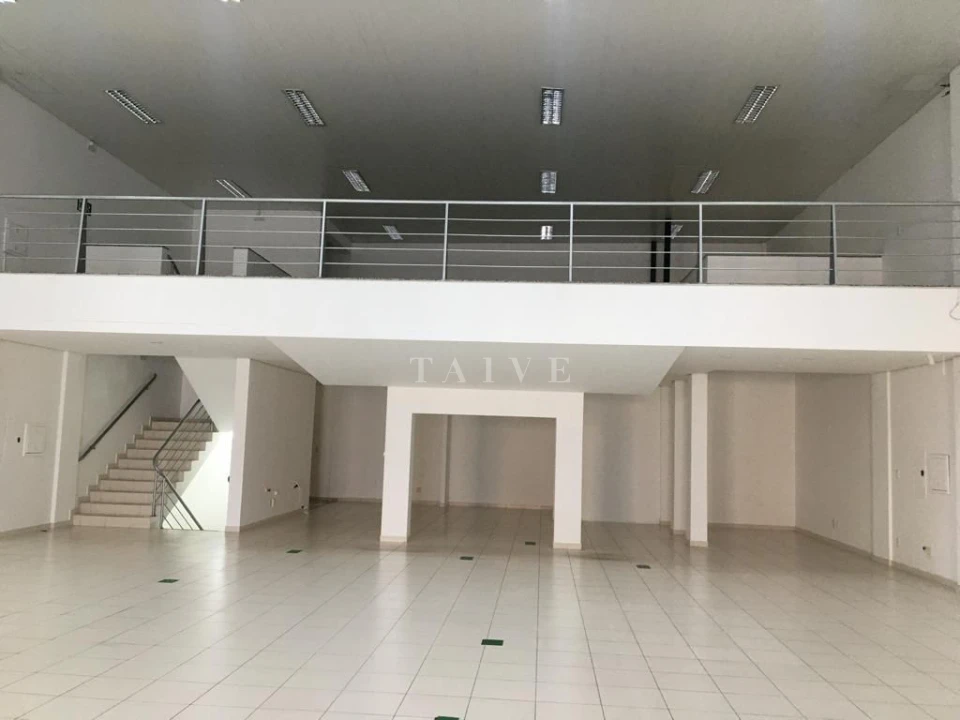 Barracão para locação, Av. Maringá, 814m² úteis, 14 garagens, frente vidro, Londrina-PR - foto 27
