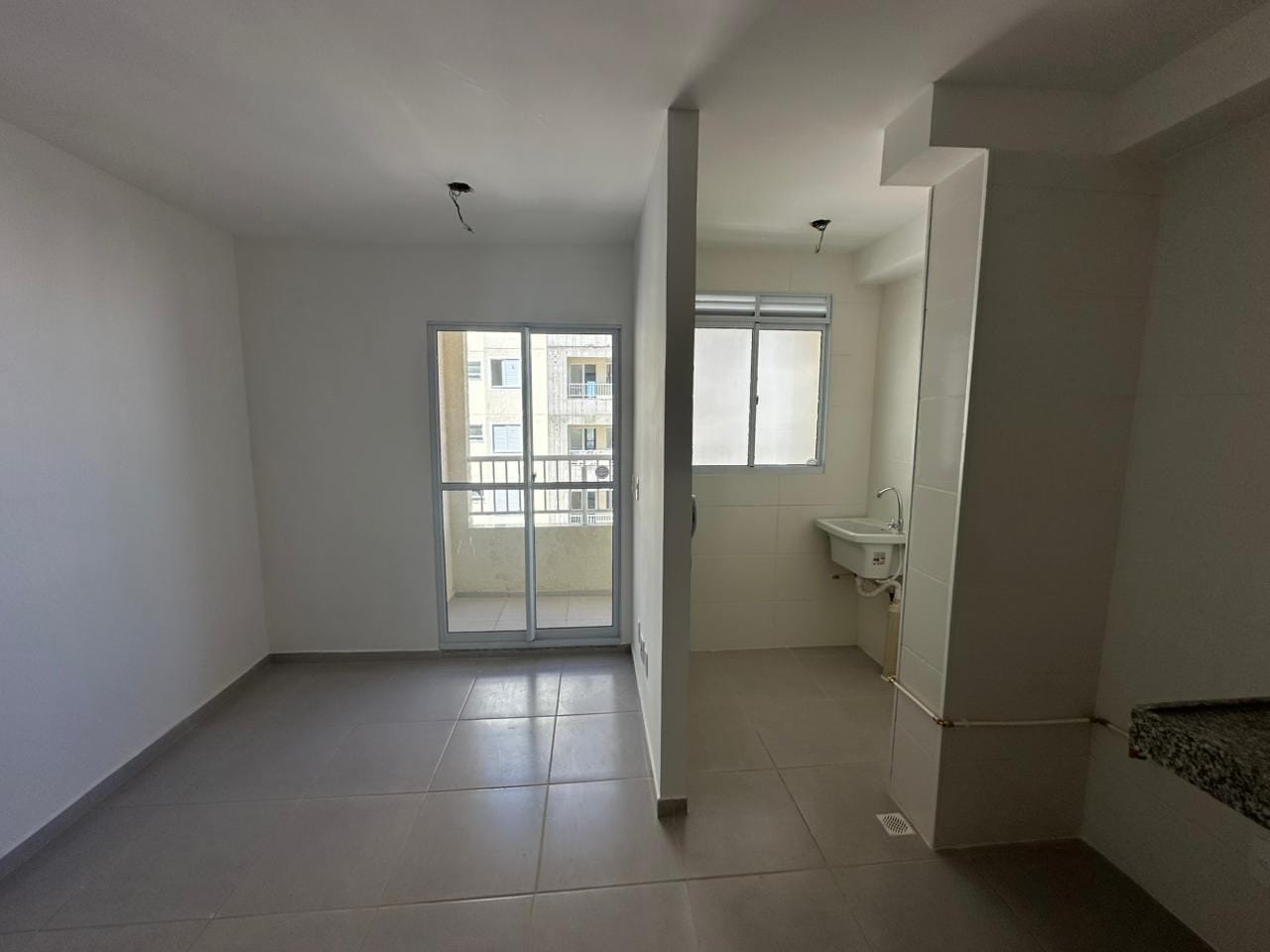 Apartamento à venda, próximo à Universidade Estadual de Londrina (UEL) , Londrina - PR