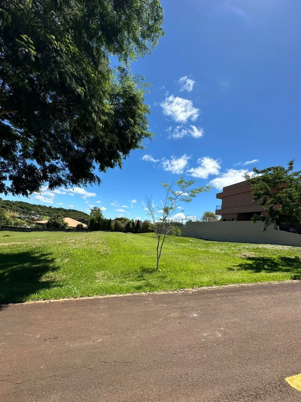 Imagens do imóveis Terreno plano à venda, 1250m² total - Loteamento Terras de Canaã, Cambé, PR