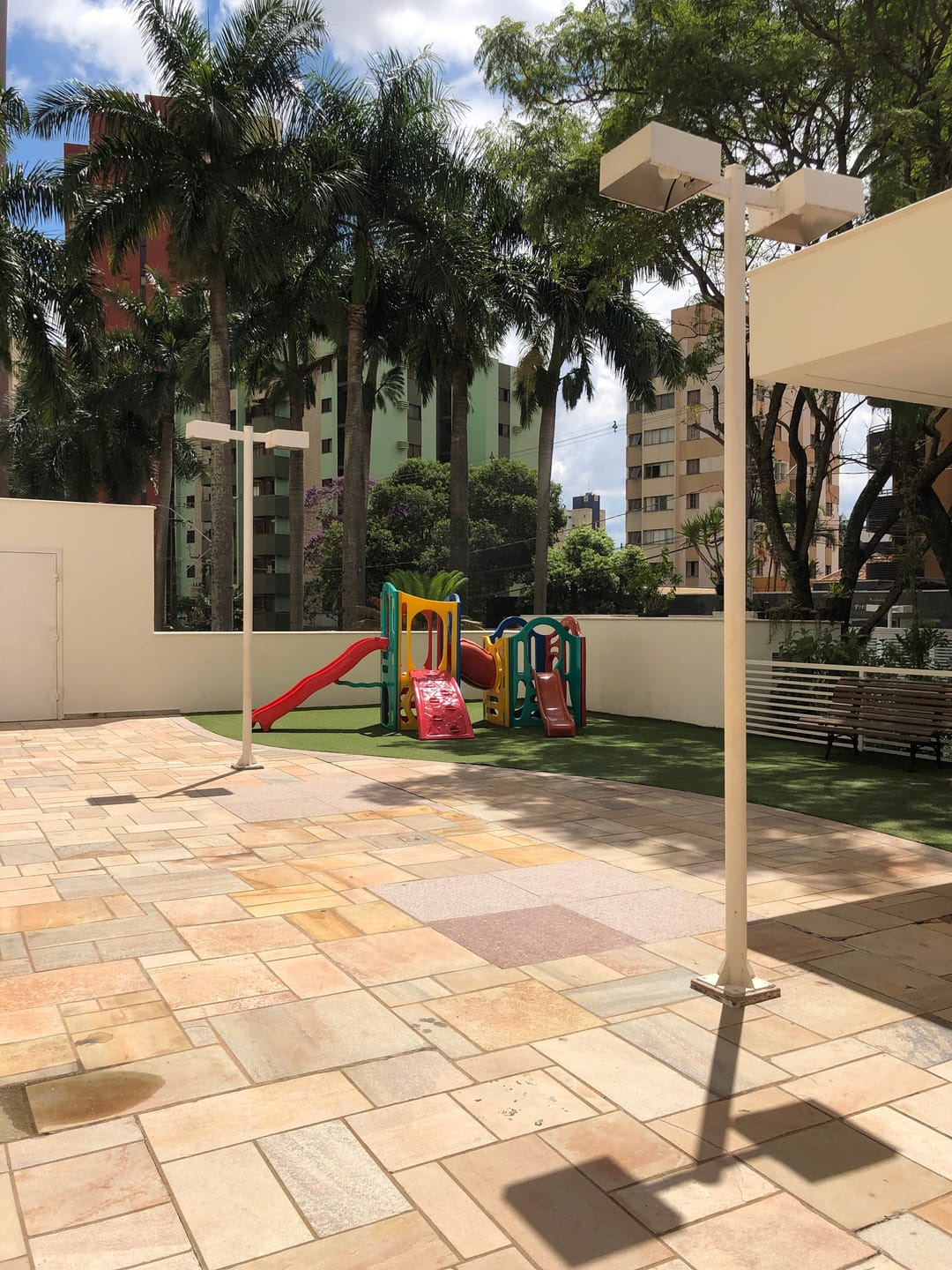 Apartamento à venda, Edifício Dolce Vita, 131,89m² úteis, 3 quartos (1 suíte), ampla varanda com churrasqueira, 2 vagas - Caiçaras, Londrina, PR