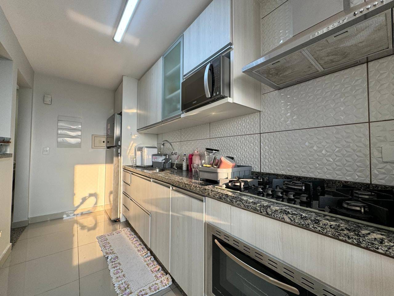 Apartamento à venda, 69m² úteis, Edifício Solario Jardin Residence, 2 quartos, completo em armários  - Centro, Londrina, PR.
