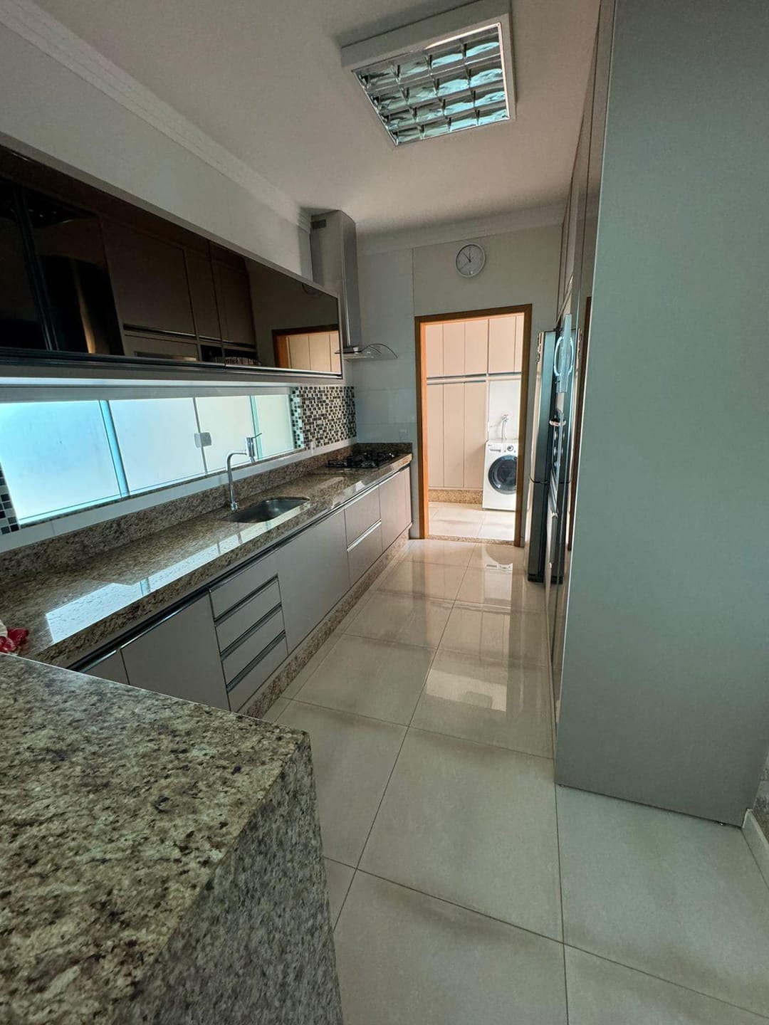 Casa à venda, Condomínio Morada das Flores, 160m² úteis, 3 quartos sendo 1 suíte, todo planejado -  Cambé/PR