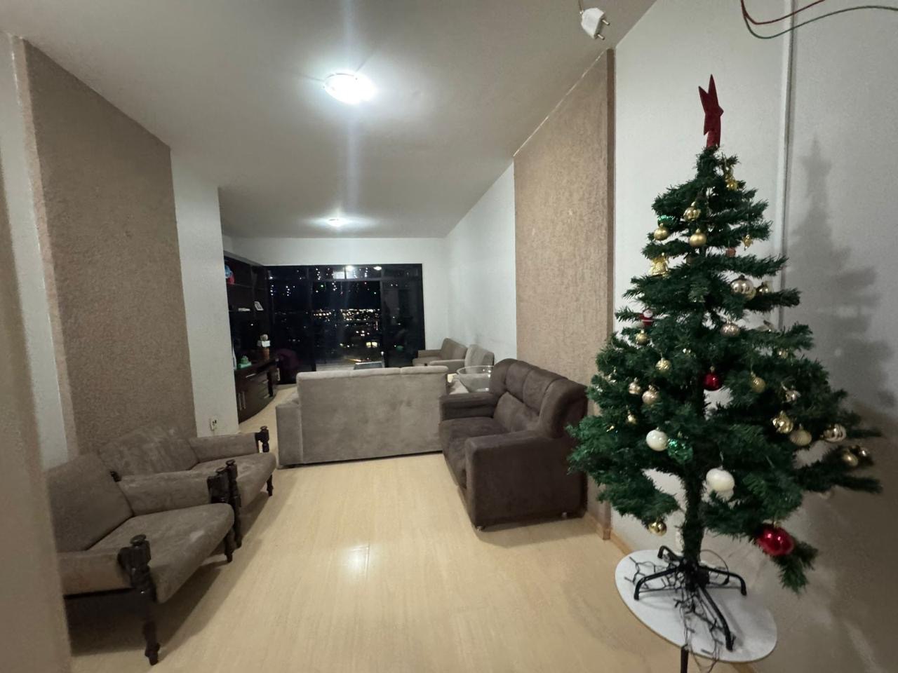 Apartamento à venda, Edifício Bavaria, 3 quartos sendo 1 suíte, 2 vagas, andar alto -Centro Londrina, PR