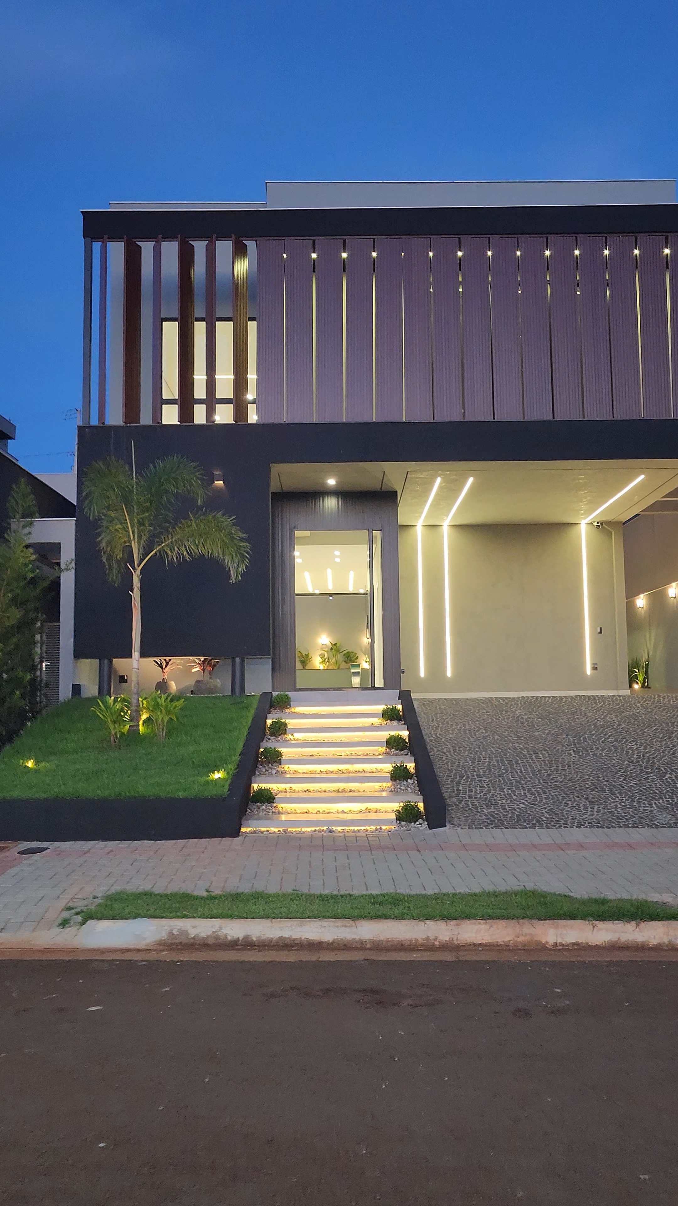 Casa em condominio à Venda, Parque Tauá Araguari, 233 m² construção, 3 suítes, hidro, piscina privativa - Jardim Morumbi, Londrina, PR