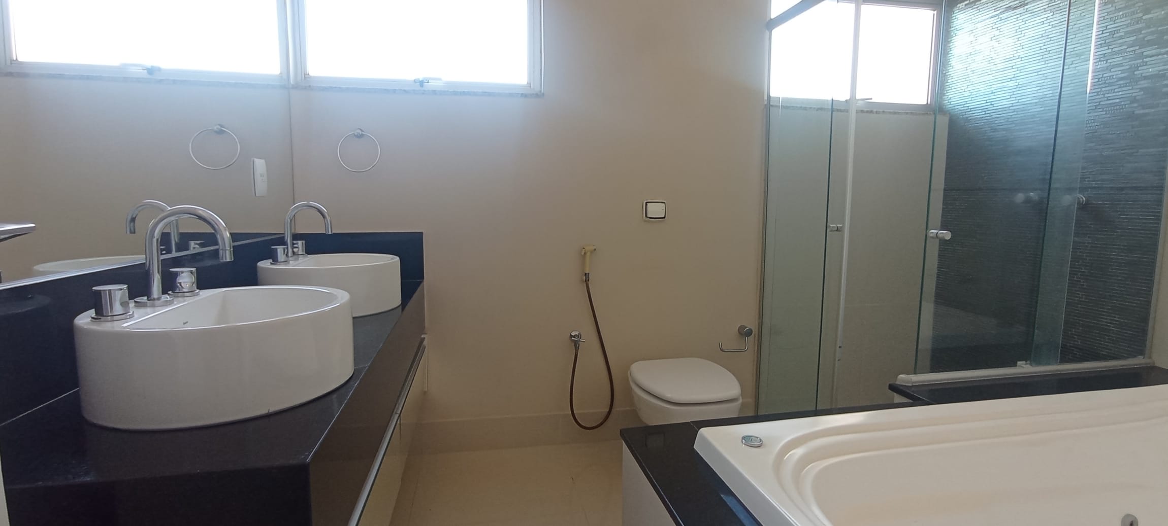 Casa  à Venda, Condomínio Royal Forest, 271m² úteis, 4 quartos sendo 2 suítes -  Esperança - Londrina PR
