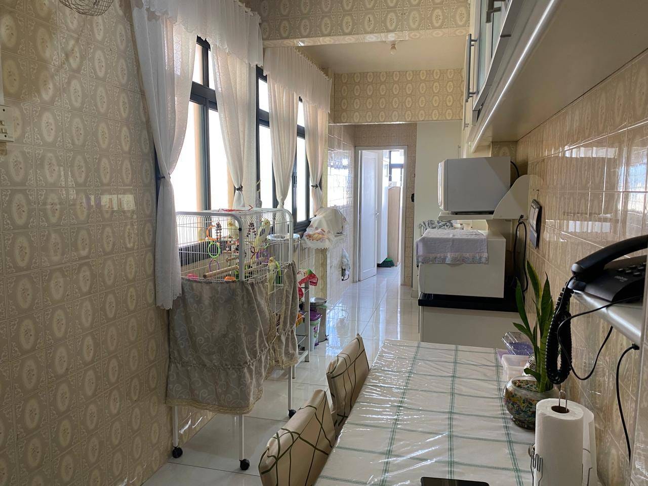 Apartamento à venda, 160 m²  úteis, 4 quartos sendo 1 suíte,  andar alto no Edifício Centro Comercial- Centro, Londrina, PR