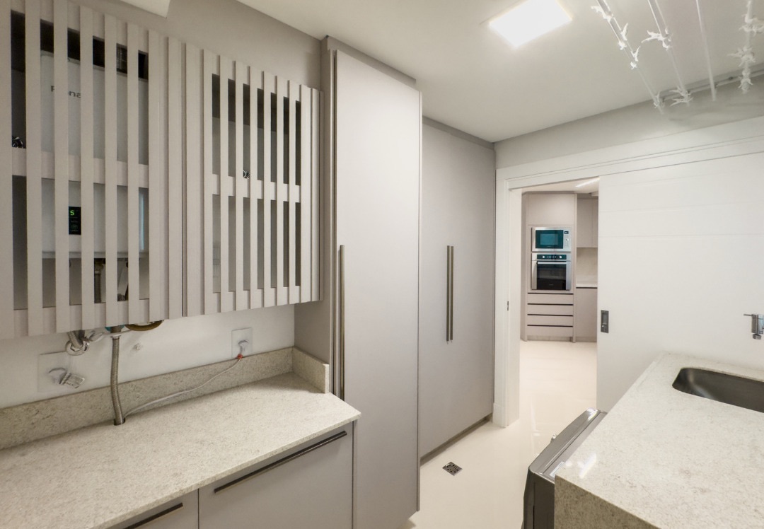 Apartamento à venda vista mar - Edifício Infinity Coast, 164m² úteis, 3 suítes, andar alto, 3 vagas  -  Pioneiros, Balneário Camboriú, SC