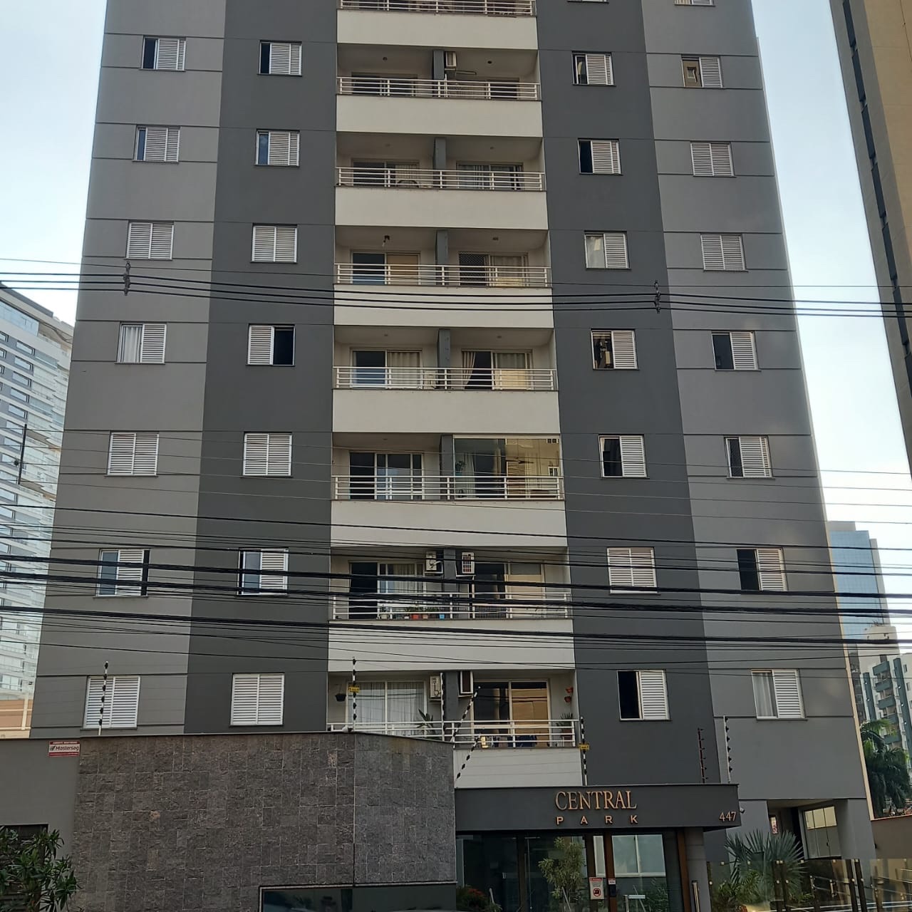 Apartamento à venda, Edifício Central Park, 3 quartos sendo 1 suíte, 2 vagas, andar alto - Gleba Fazenda Palhano, Londrina, PR