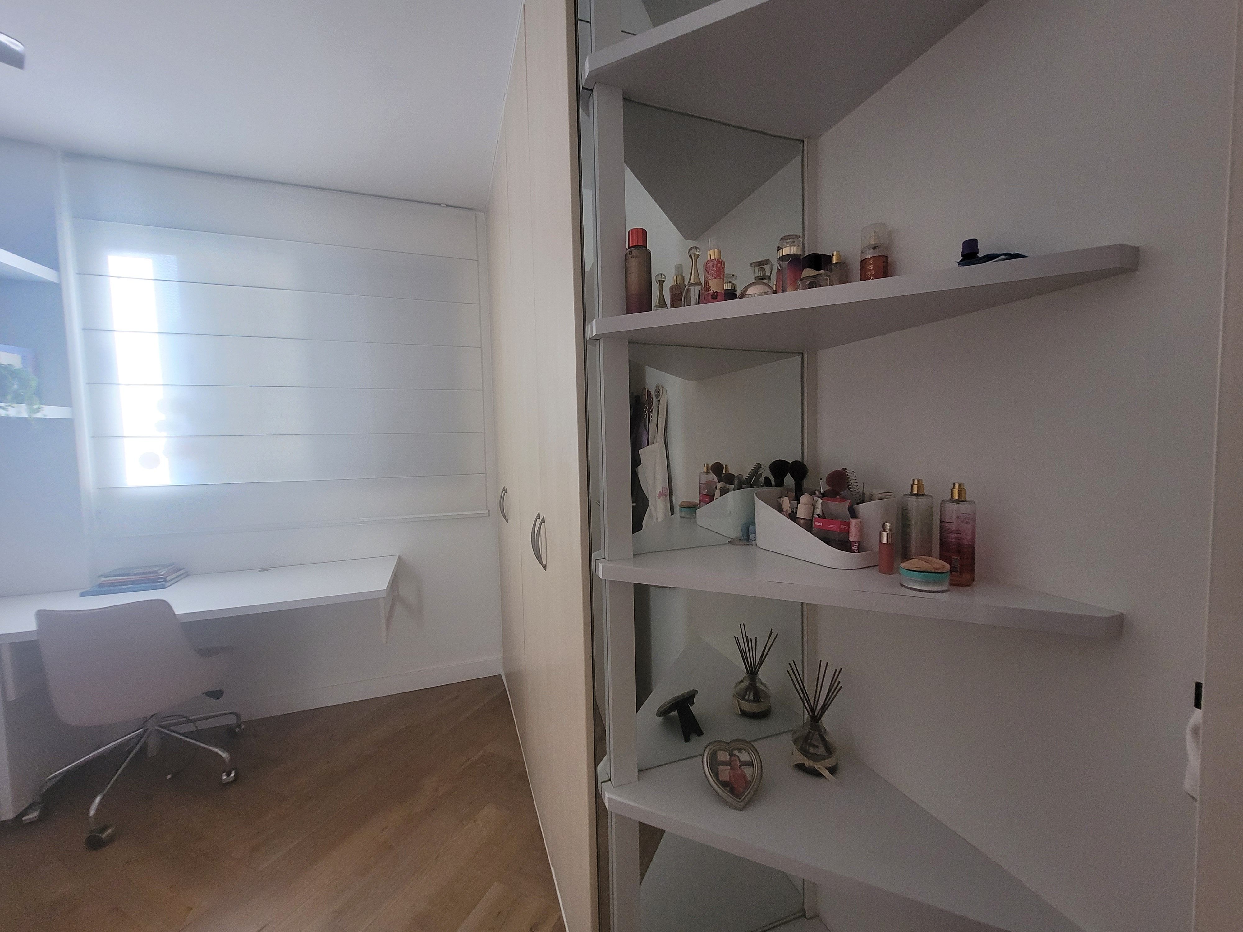 Apartamento à venda, no Edifício Le Corbusier, 122m², 3 quartos, 2 vagas de garagem, andar alto, sacada com churrasqueira, Gleba Palhano - Londri