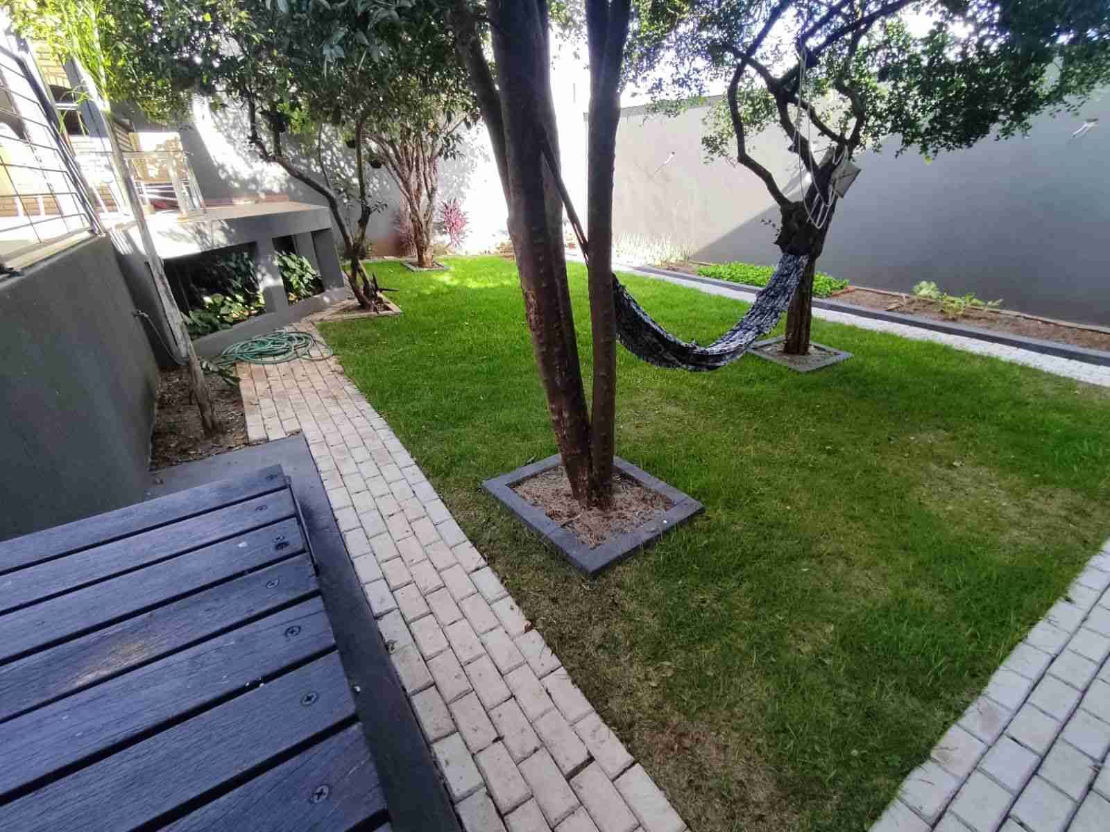 Casa à venda, 152m2 úteis, área total 330m2, 3 quartos, 3 vagas-  Mônica Londrina Pr