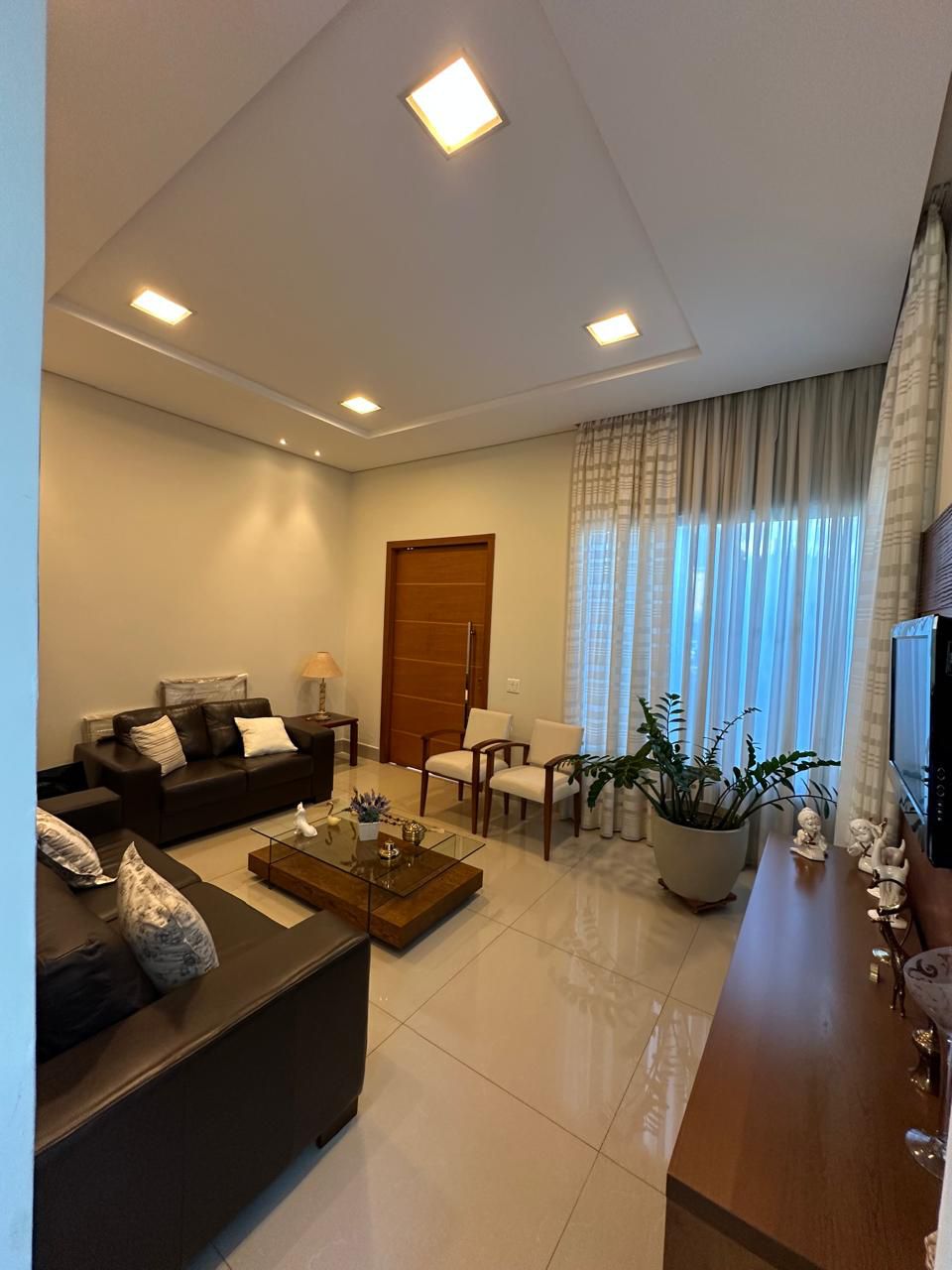 Casa à venda, 3 quartos sendo 1 demi suite, 360 m², Condomínio  Ville Campestre, Londrina, PR