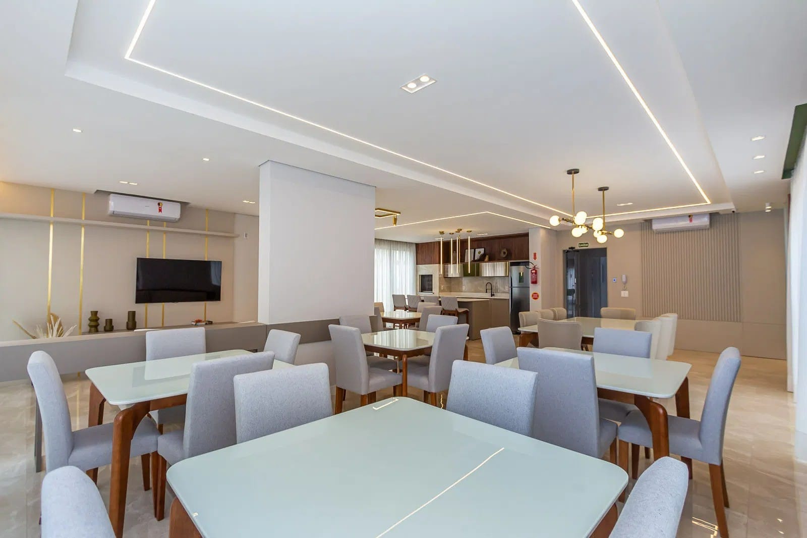 Apartamento à venda, Edifício Costa, 136m²úteis,  4 suítes, 1 Lavabo, 2 vagas, próximo a roda gigante, Pioneiros, Barra norte- Balneário Camboriú