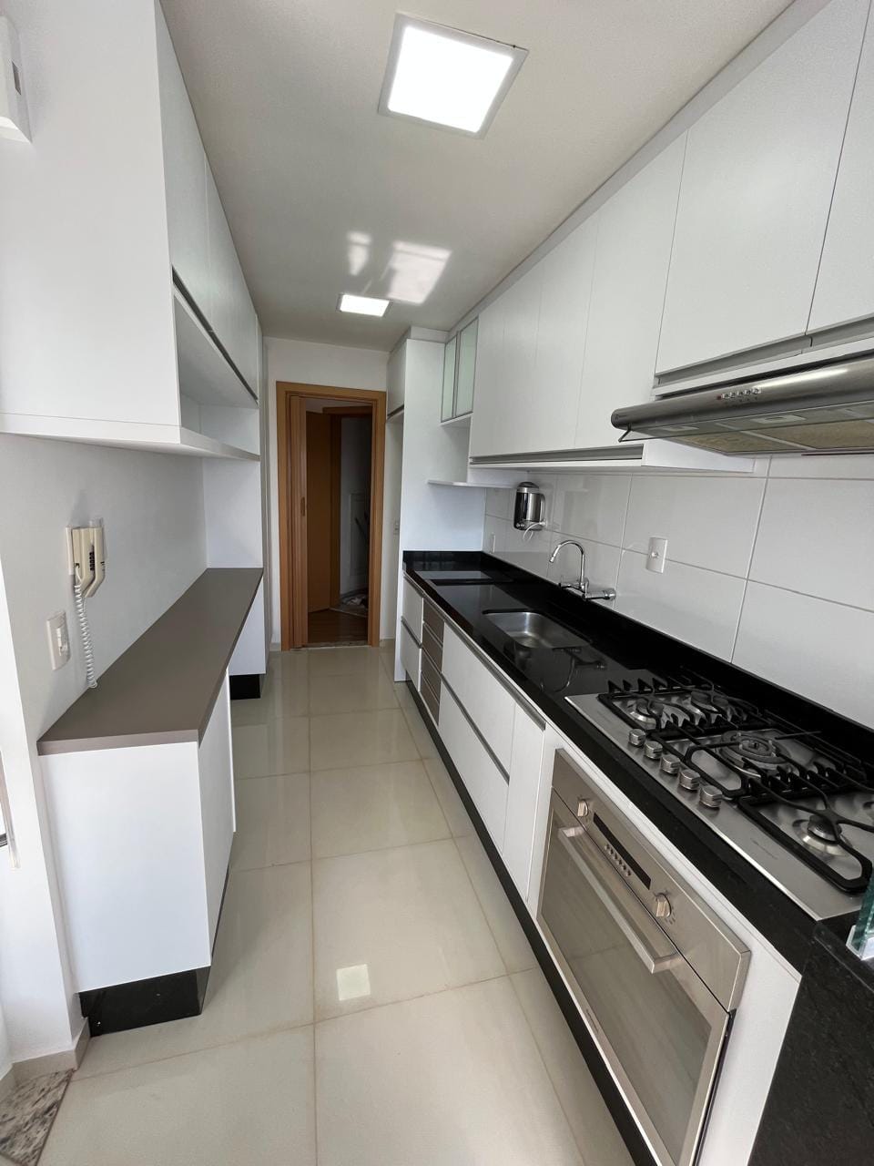 Apartamento à venda, Edifício Alameda Eco Resort , 83m² úteis, 3 dormitórios sendo 1 suíte, 2 vagas , andar alto, Gleba Palhano, Londrina, PR