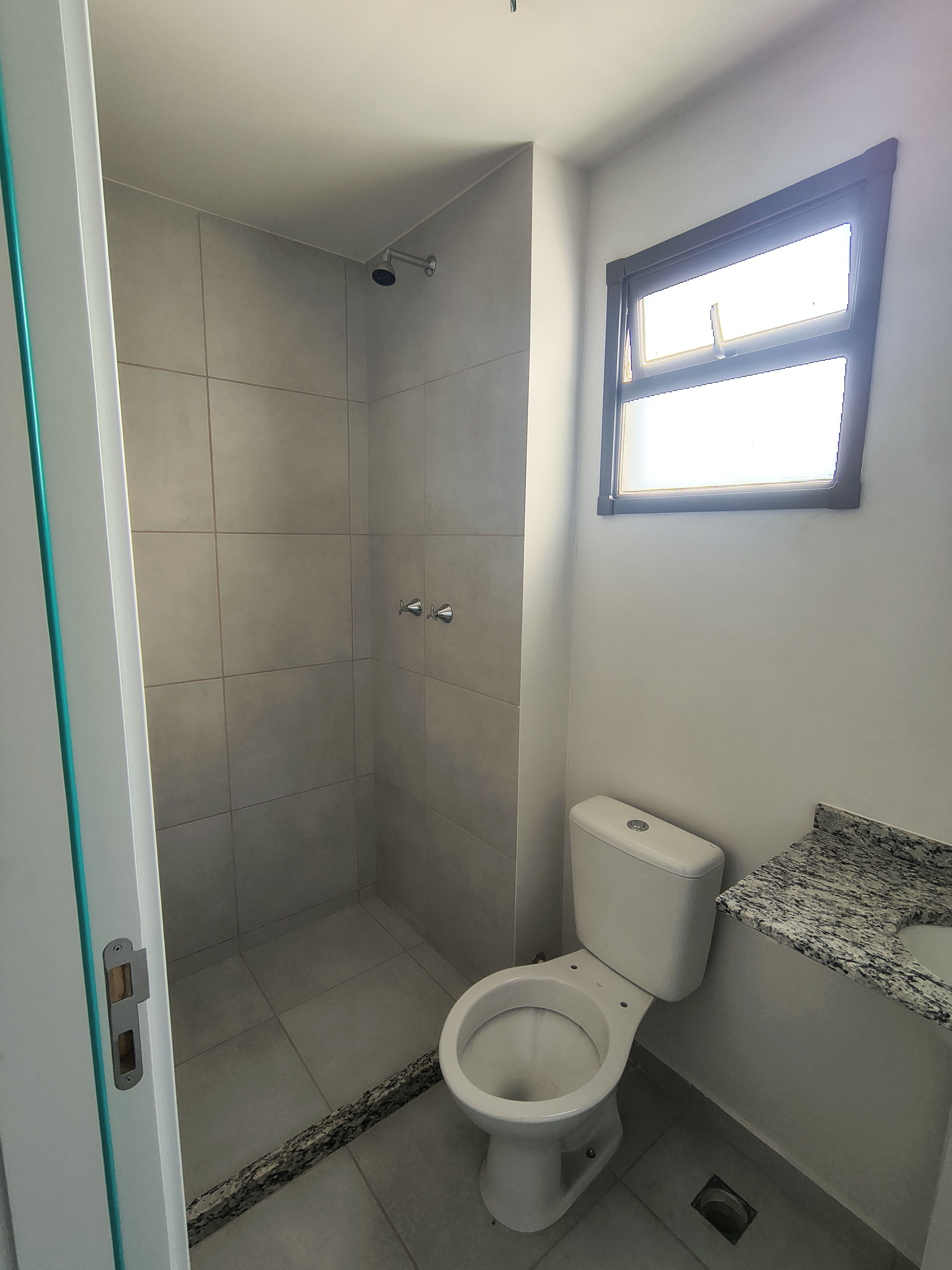 Apartamento à venda, Edifício carmel, 64M² úteis, 2 sendo 1 suíte, Sala estendida, Gleba Palhano,  Londrina - Pr