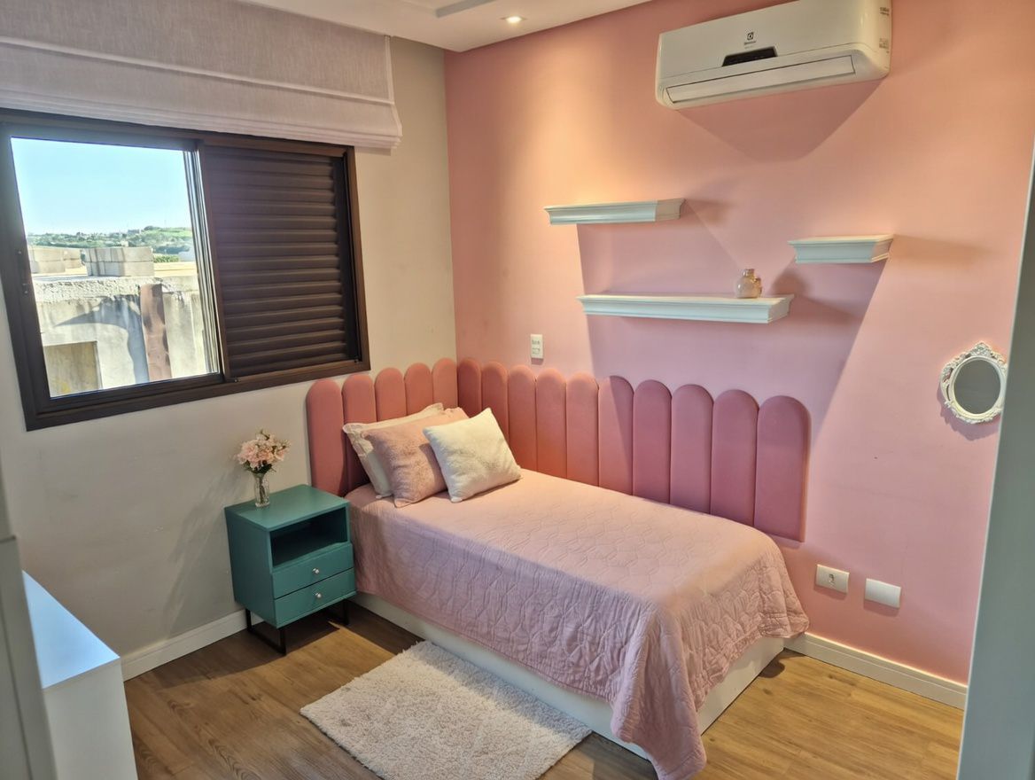 Sobrado à venda, 3 quartos sendo 1 suite com armários e banheira, 220 m², Royal Maison, Esperança, Londrina, PR