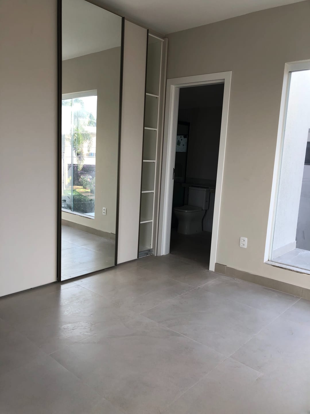 Casa à venda , Condomínio Acácia Imperial, 400m² privativos, 4 suítes, churrasqueira e piscina - Royal, Londrina, PR