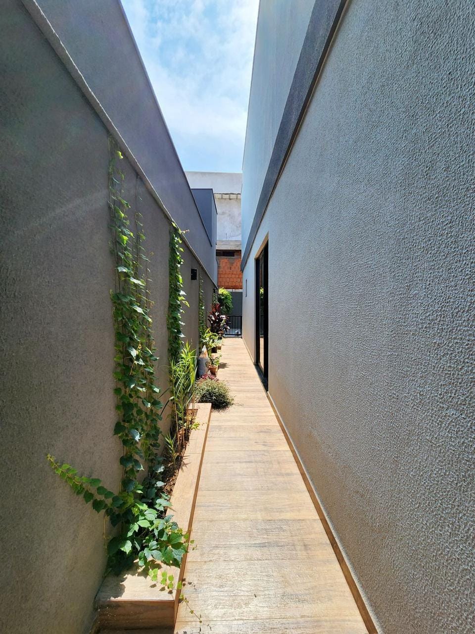 Casa à venda , Condomínio Tangará, 235m² privativos, 3 suítes, 4 garagens, churrasqueira - Parque Tauá, Londrina, PR