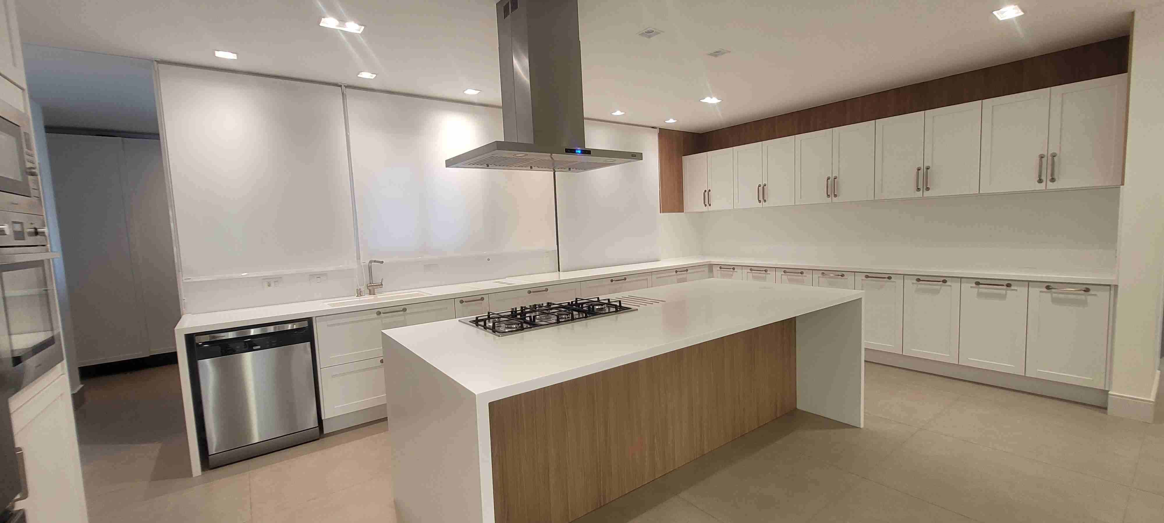 Apartamento para locação no Edifício Epic, 3 Suites, andar alto, Semi mobiliado , 2 vagas- Gleba Palhano-PR