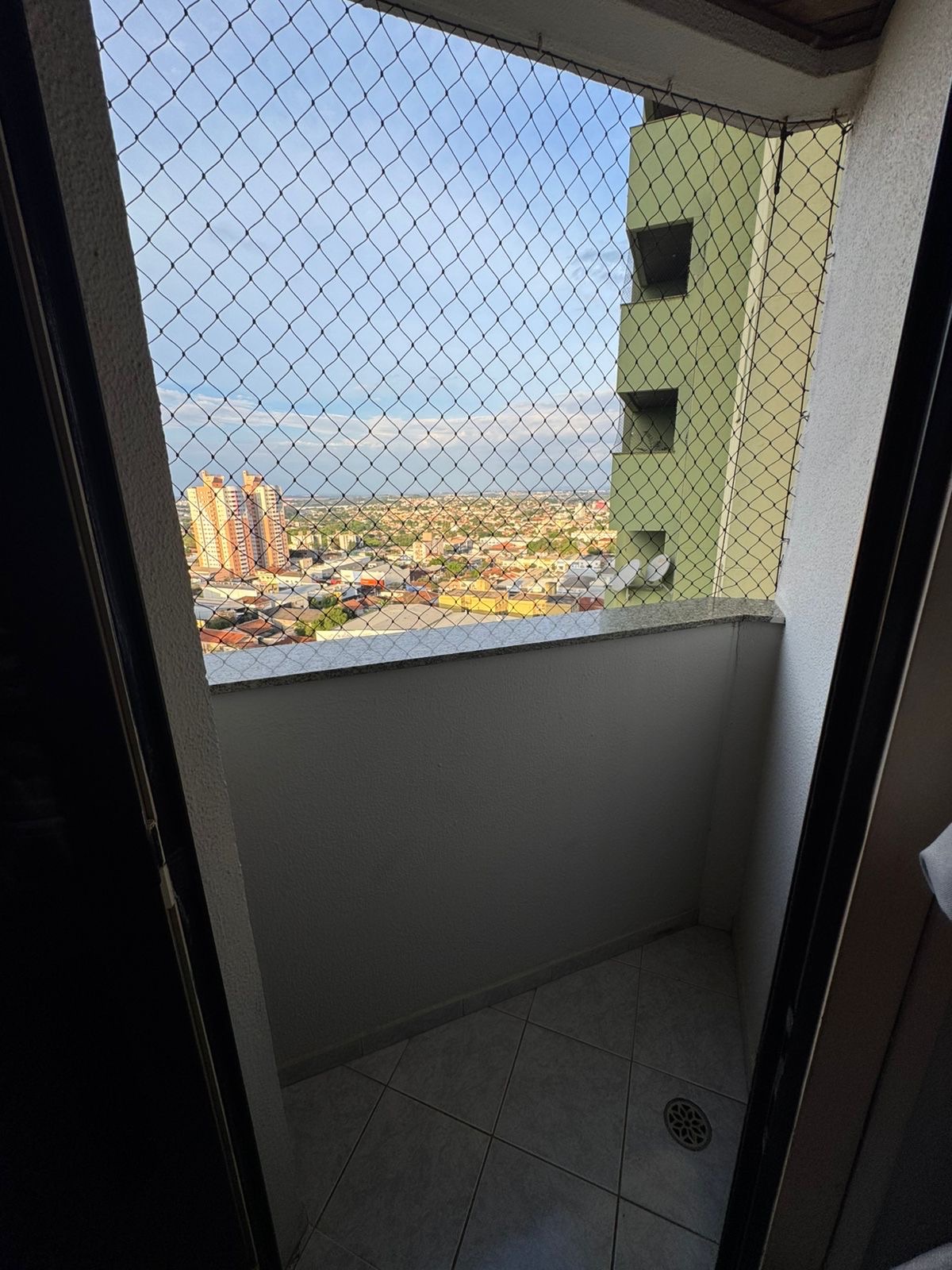 Apartamento à venda, Edifício Bavaria, 3 quartos sendo 1 suíte, 2 vagas, andar alto -Centro Londrina, PR