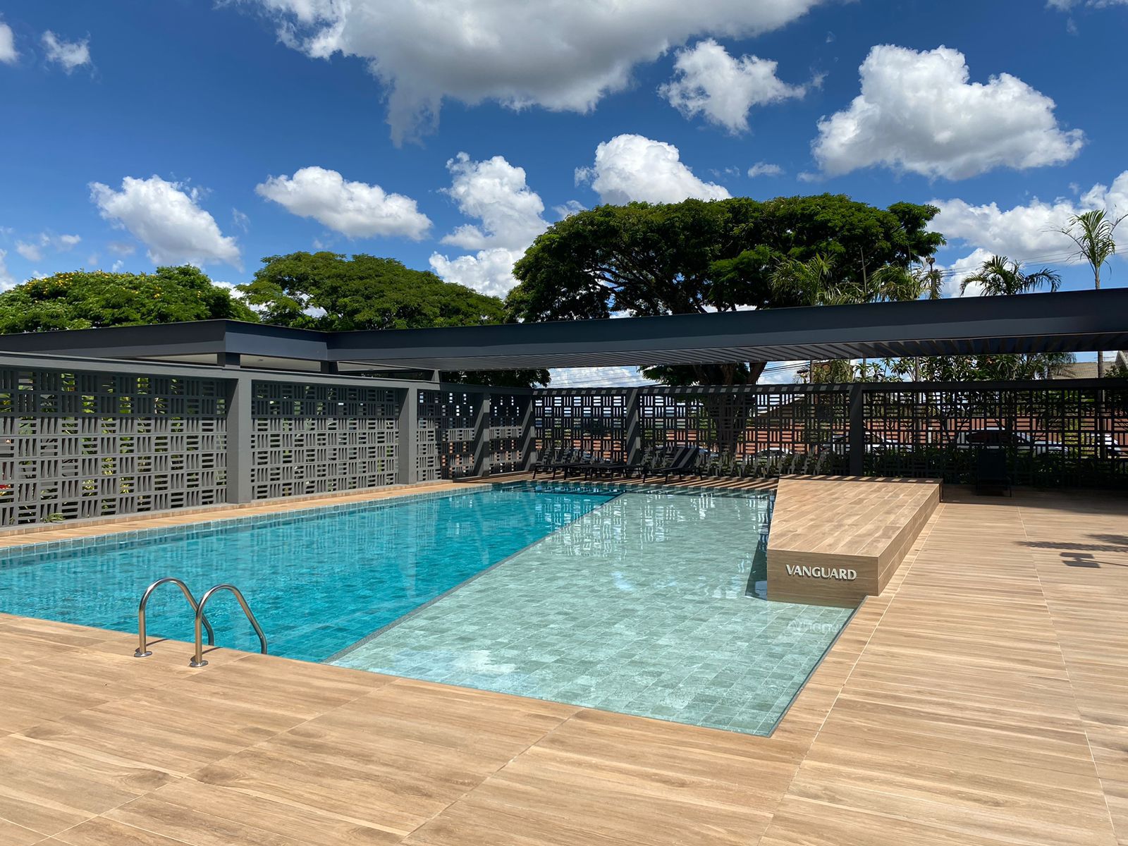 Apartamento novo à Venda, Edifício Mind, 02 quartos sendo 1 suíte, 02 vagas, andar alto, sacada fechada no skinglass- Terra Bonita, Londrina PR