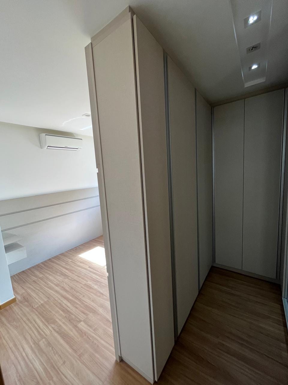 Apartamento à venda, Edifício Alameda Eco Resort , 83m² úteis, 3 dormitórios sendo 1 suíte, 2 vagas , andar alto, Gleba Palhano, Londrina, PR