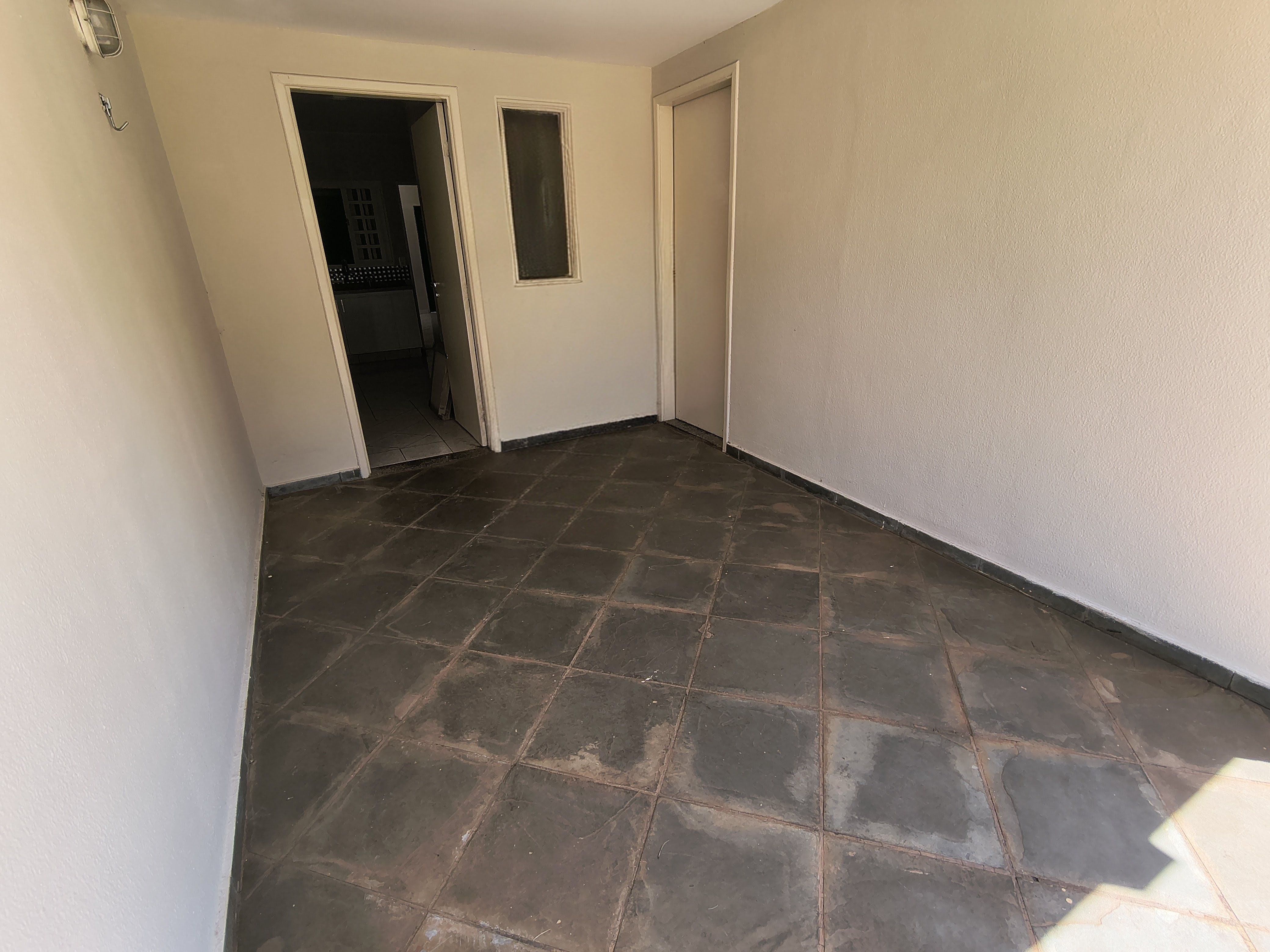 Casa à venda, 3 quartos 1 suíte, 3 vagas, 107M² úiteis, área gourmet, Planejados na suíte,Parque Jamaica, Londrina-PR