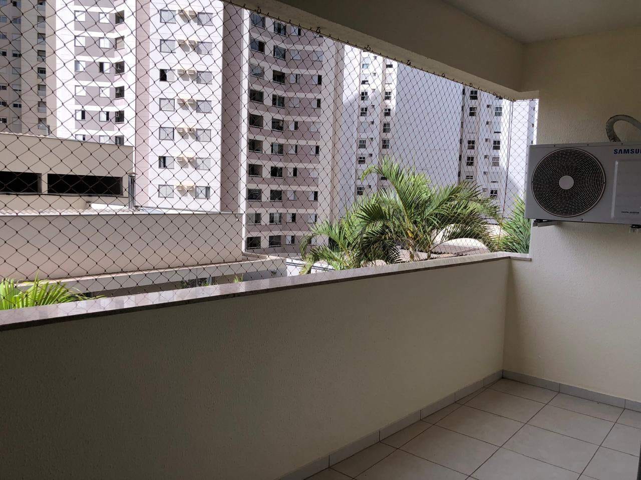 Apartamento à venda, Edifício Mirante do Lago, 76m² úteis, 3 quartos sendo 1 suíte, sacada com churrasqueira - Gleba Fazenda Palhano, Londrina, P