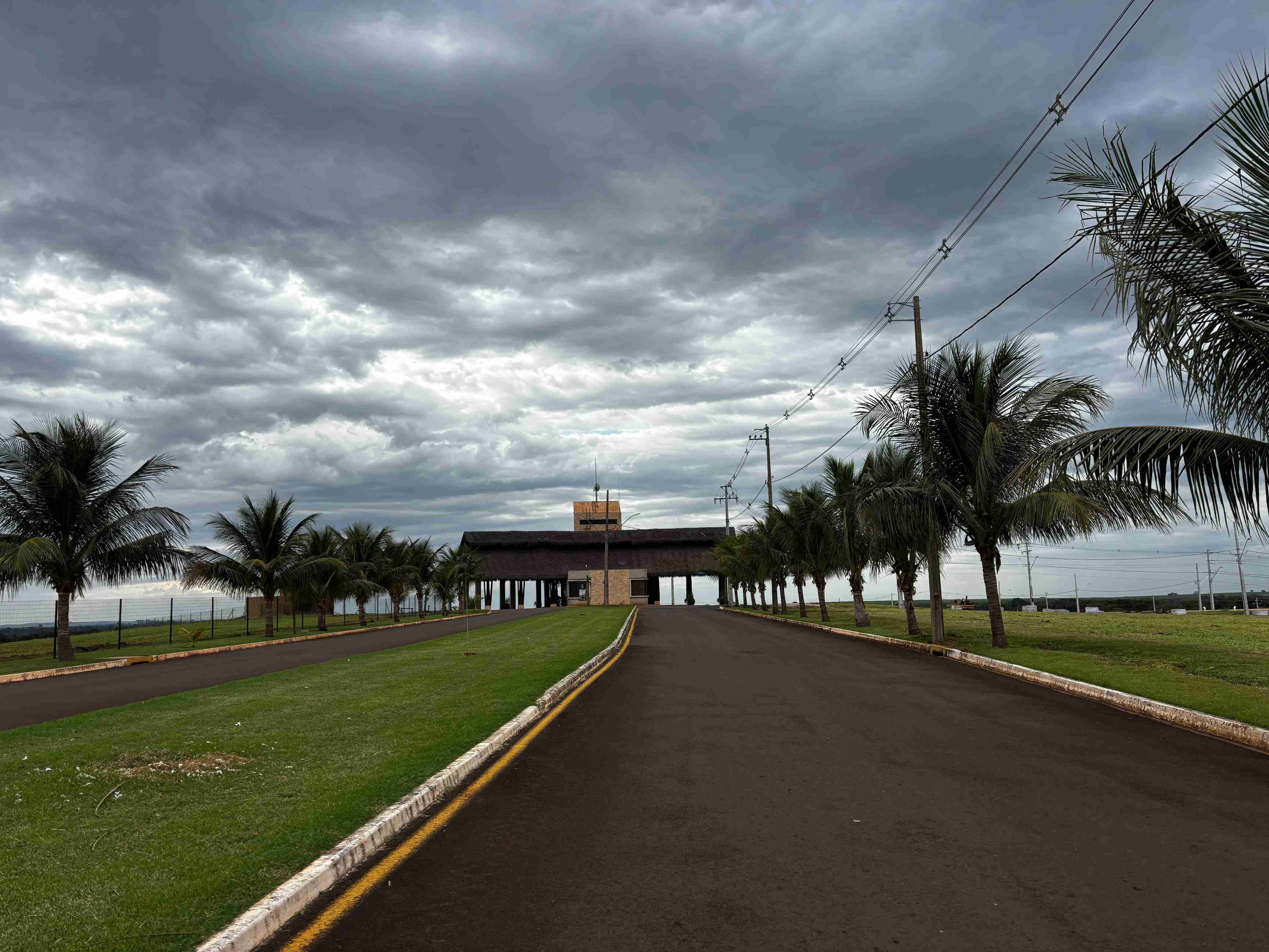 Terreno à Venda, Estância Punta Del Este, 805,74m² em frente a pista de avião - Paranagi, PR