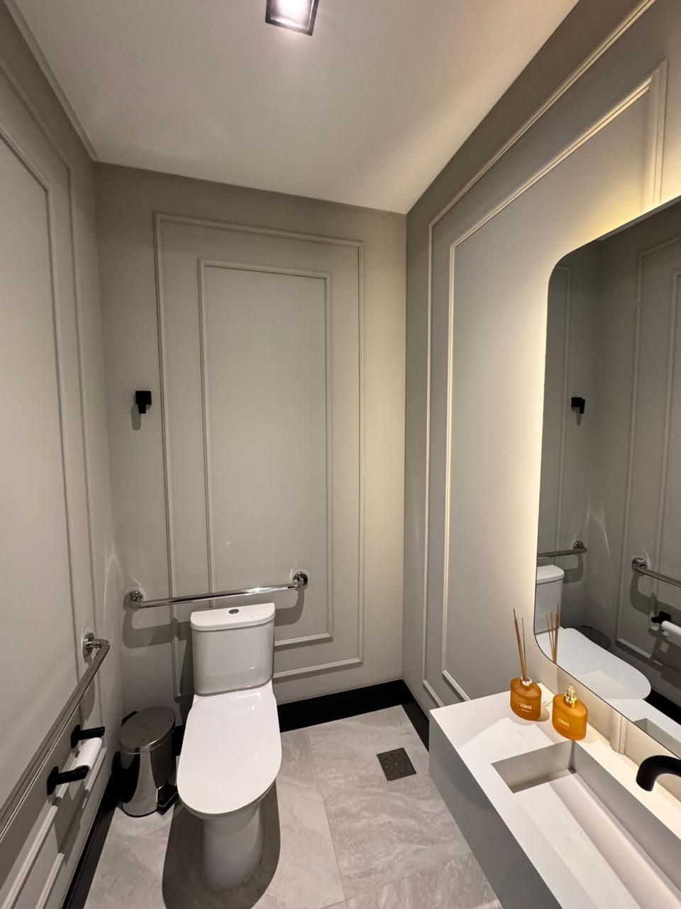 Apartamento novo à venda, 400m² da praia, Edifício Fiori Del Mare Residenziale, 3 suítes, 2 vagas de garagem, Itapema/SC.
