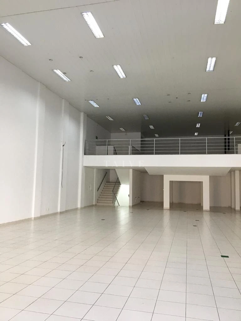 Barracão para locação, Av. Maringá, 814m² úteis, 14 garagens, frente vidro, Londrina-PR - foto 28