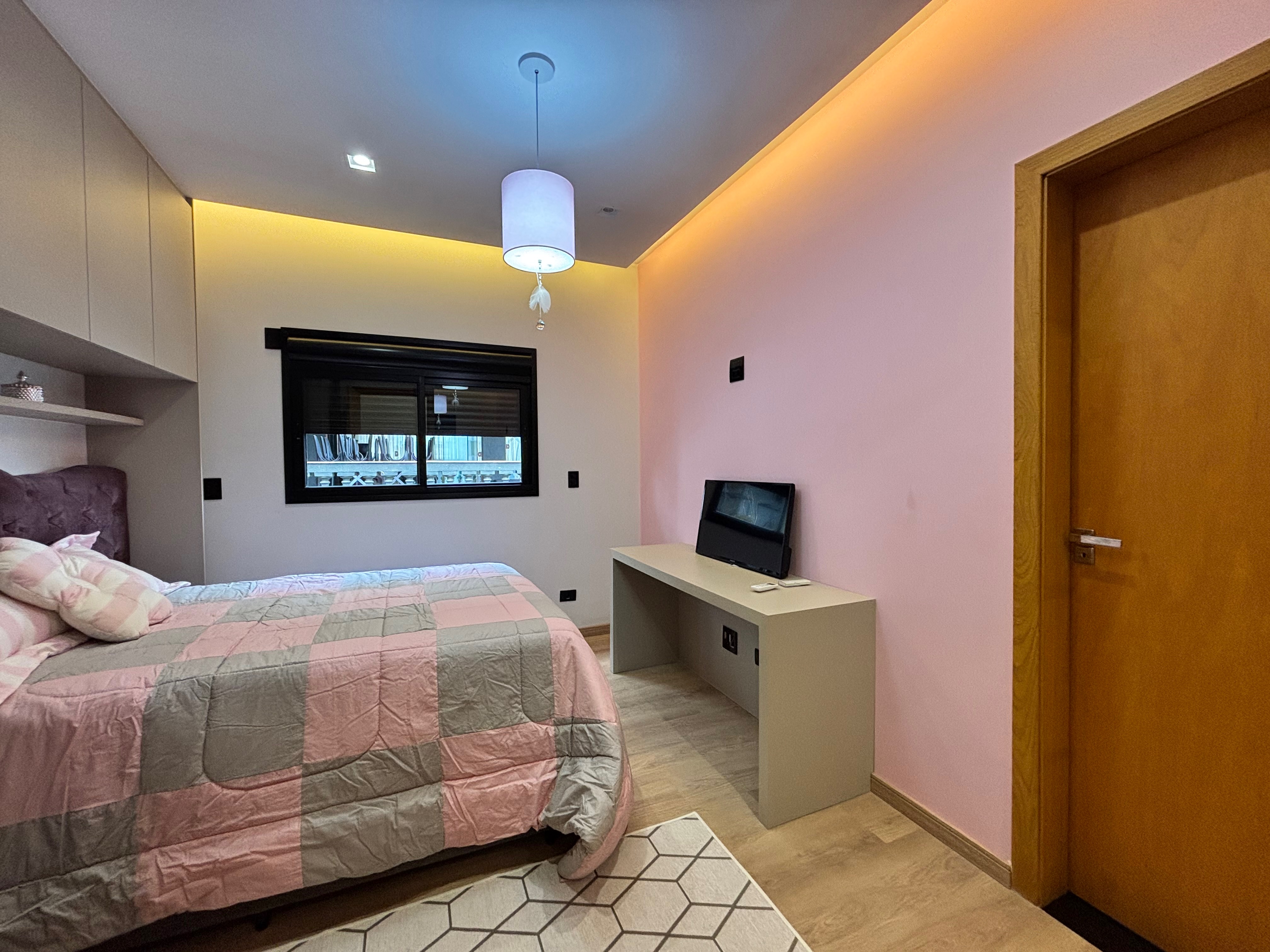 Casa térrea à venda, Condomínio Sun Lake, 249m² de construção, 3 suítes, 4 vagas  - Recanto do Salto, Londrina, PR