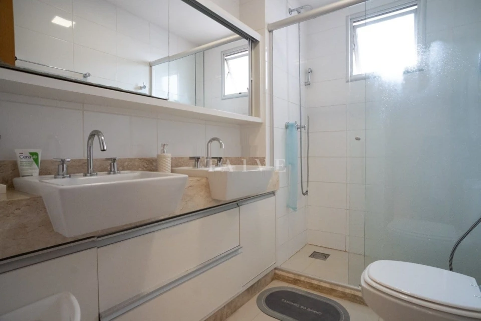 Apartamento à venda, 3 quartos sendo 1 súite, 2 vagas, Porteira fechada, Móveis planejado completo, Andar alto, Guanabara Parque Boulevard, Londr