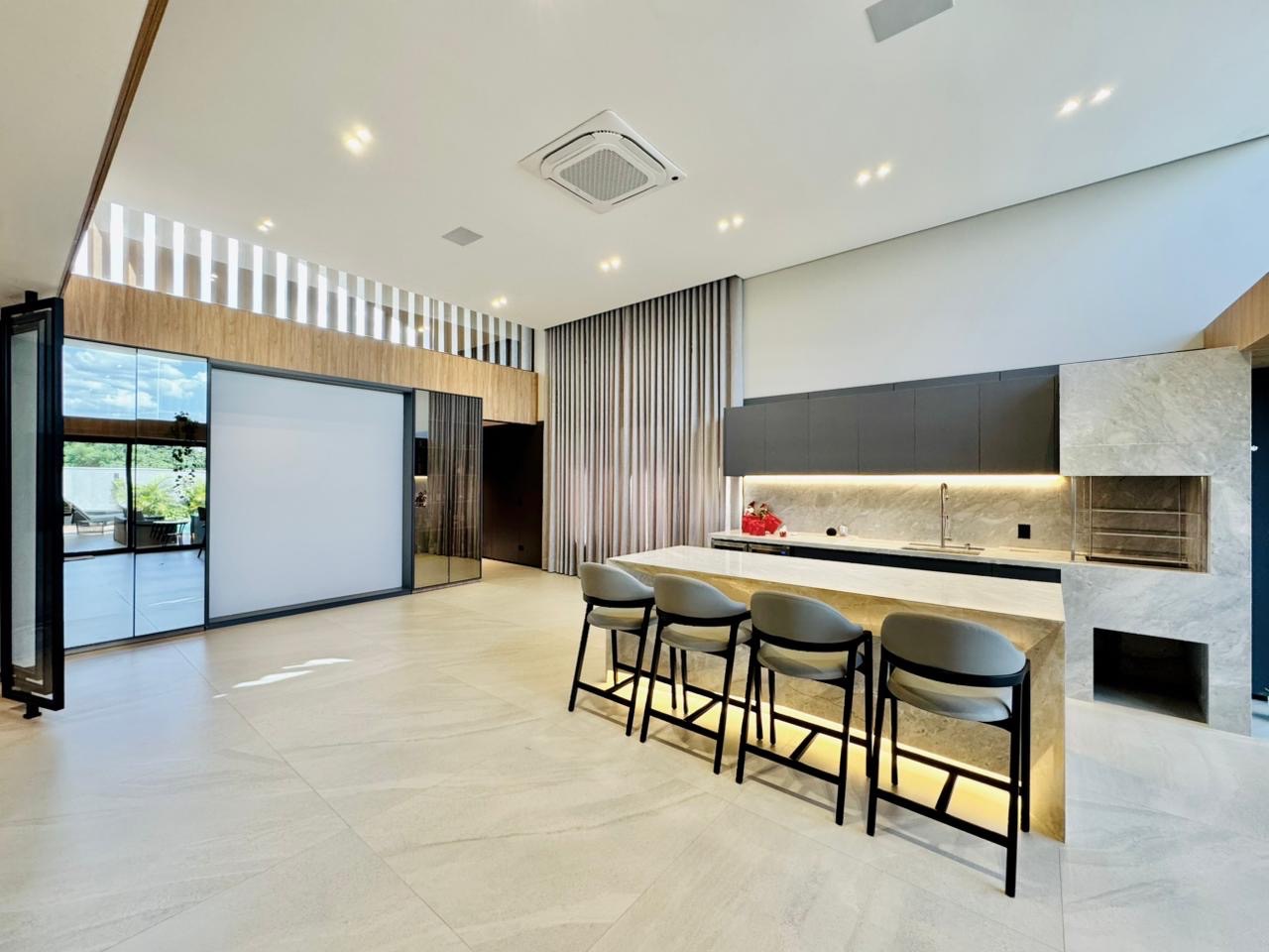 Casa com Porteira fechada no condomínio Sun Lake -  Londrina, PR