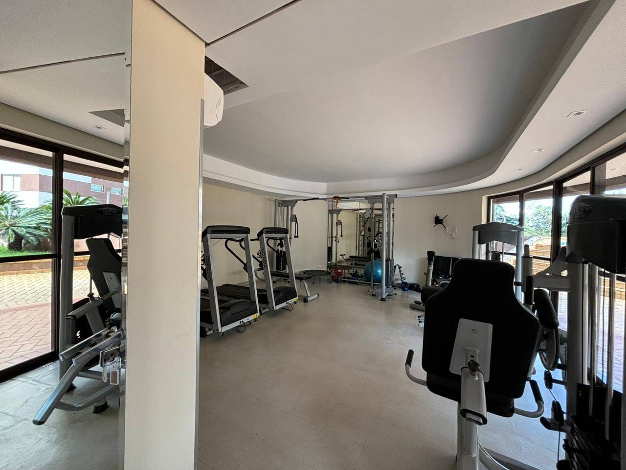 Apartamento à Venda,  260m² úteis, Edifício London Lake, 04 suítes, vista para lago 3 vagas - Caiçaras, Londrina, PR