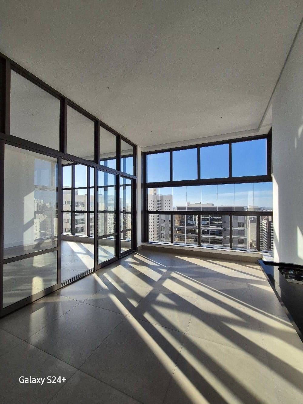 Apartamento à venda, Edifício  Lumini 181m², 3 amplas suítes, 3 vagas, elevador privativo, andar alto- Gleba Palhano, Londrina/PR