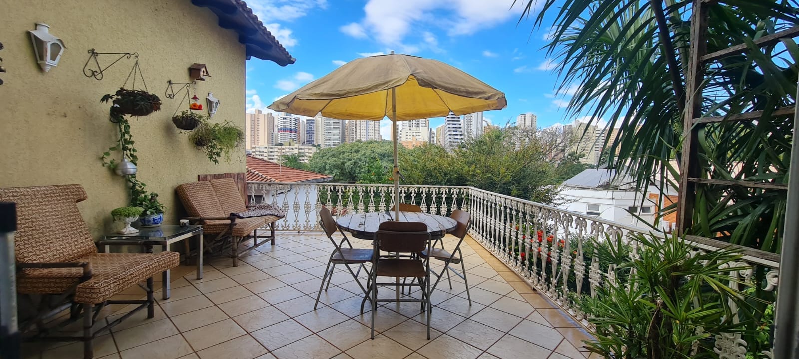 Casa Duplex  à venda, 404m² úteis, 4 quartos sendo 3 suítes,  4 vagas- Jardim Quebec, Londrina, PR
