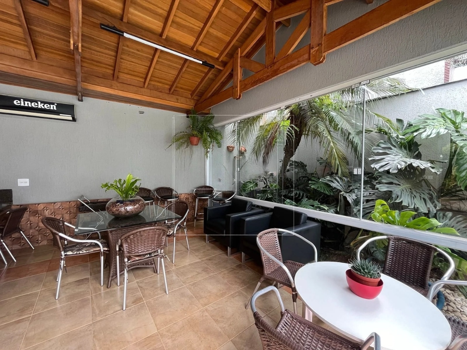 Casa à venda, Alphaville Imbuias, 400m² úteis, 4 quartos sendo 3 suítes, mobiliada -  Vivendas do Arvoredo, Londrina, PR