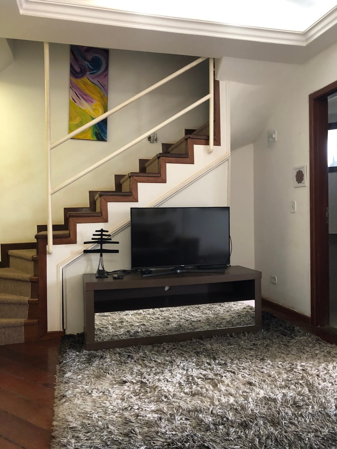 Apartamento à venda, Edifício Saint Simon, 57m² úteis, 1 quarto com suíte e closet, duplex, mobiliado - Centro, Londrina, PR