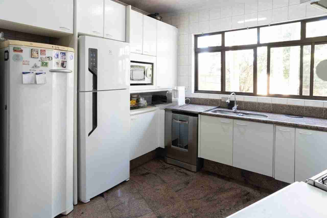 Apartamento à venda no Edifício Palais Lac Dor, 298m² úteis, 4 quartos sendo 2 suítes, 4 vagas, próx  ao lago Igapó - Jardim Londrilar- Londrina,